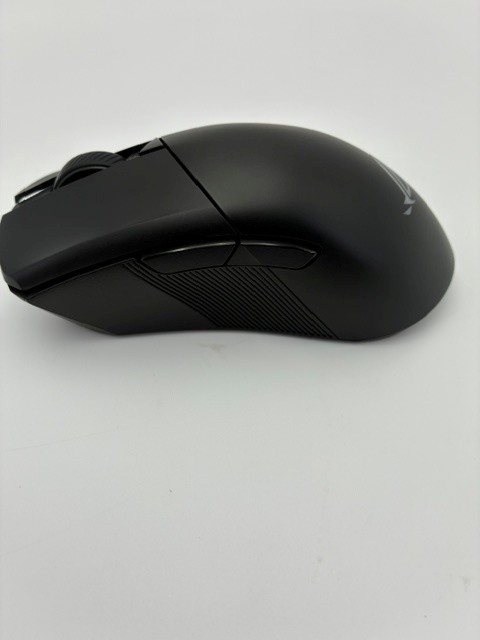 【店頭展示使用品】ASUS ワイヤレスゲーミングマウス-ブラック ROG Gladius III Wireless AimPoint [ROG/GLADIUS/3/WL/AIM/BLK](30日間保証）