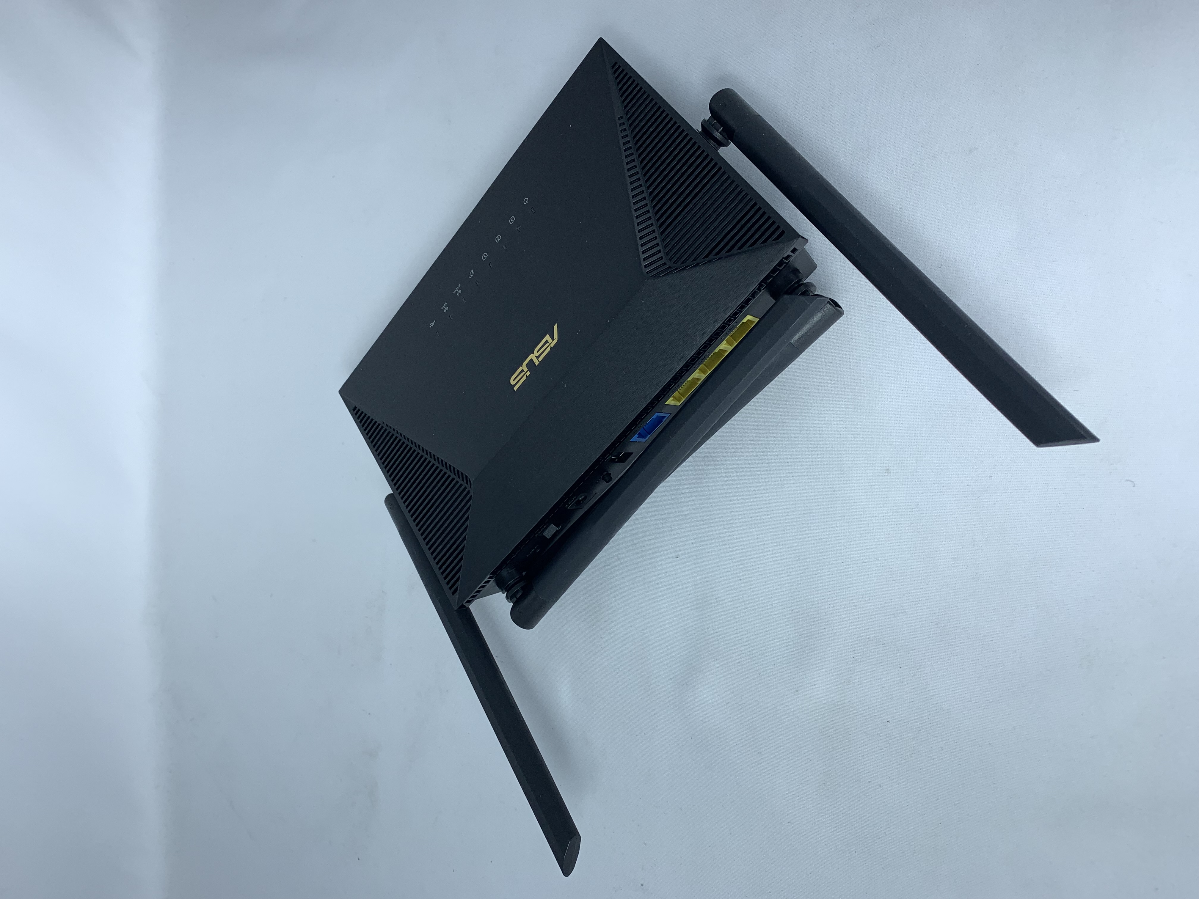 【中古】【店頭展示使用品】ASUS RT-AX1800U Wi-Fiルーター 1201Mbps＋574Mbps ［Wi-Fi 6(ax) /IPv6対応］(30日間保証）