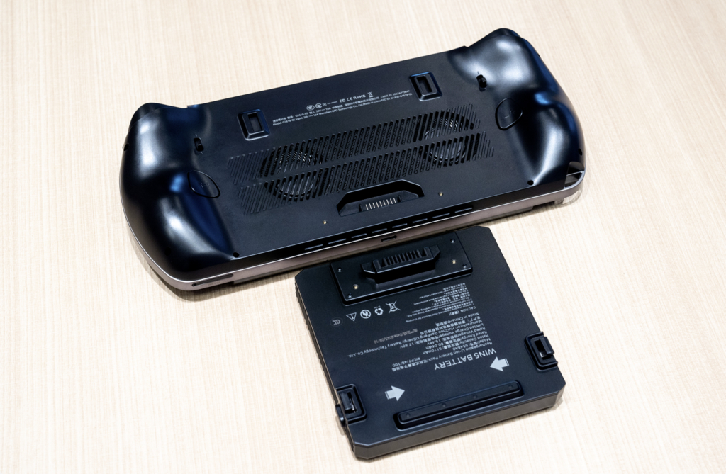 【期間限定予約特価】GPD AMD Ryzen AI Max 385 プロセッサー搭載ハンドヘルドPC GPD WIN 5(32GBメモリ/1TB SSDモデル)