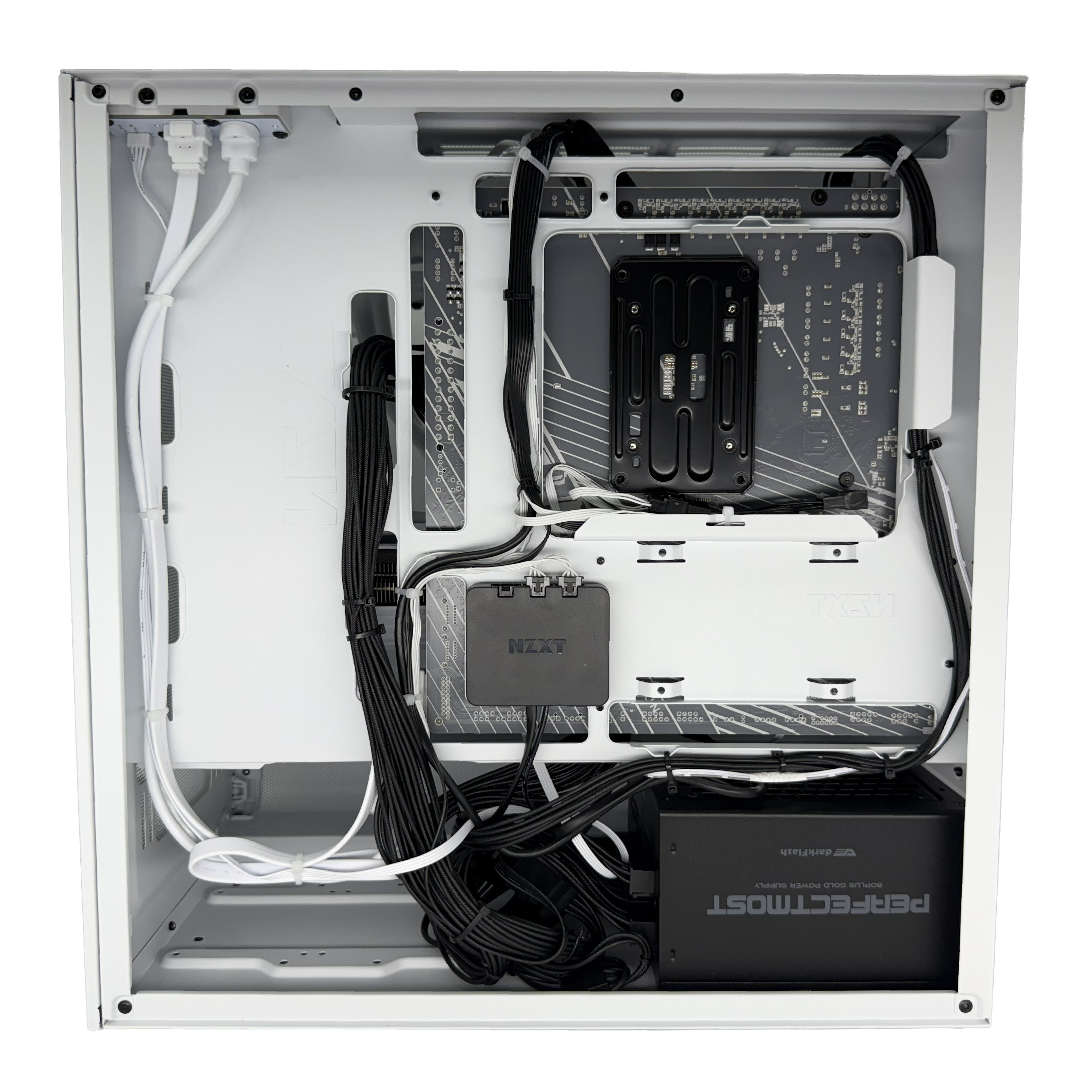 【中古】【店頭展示使用品】ゲーミングPC AMD Ryzen7 7800X3D/RX9070XT/64GB/2TB/WiFi 6E/1年保証【BTO PC】