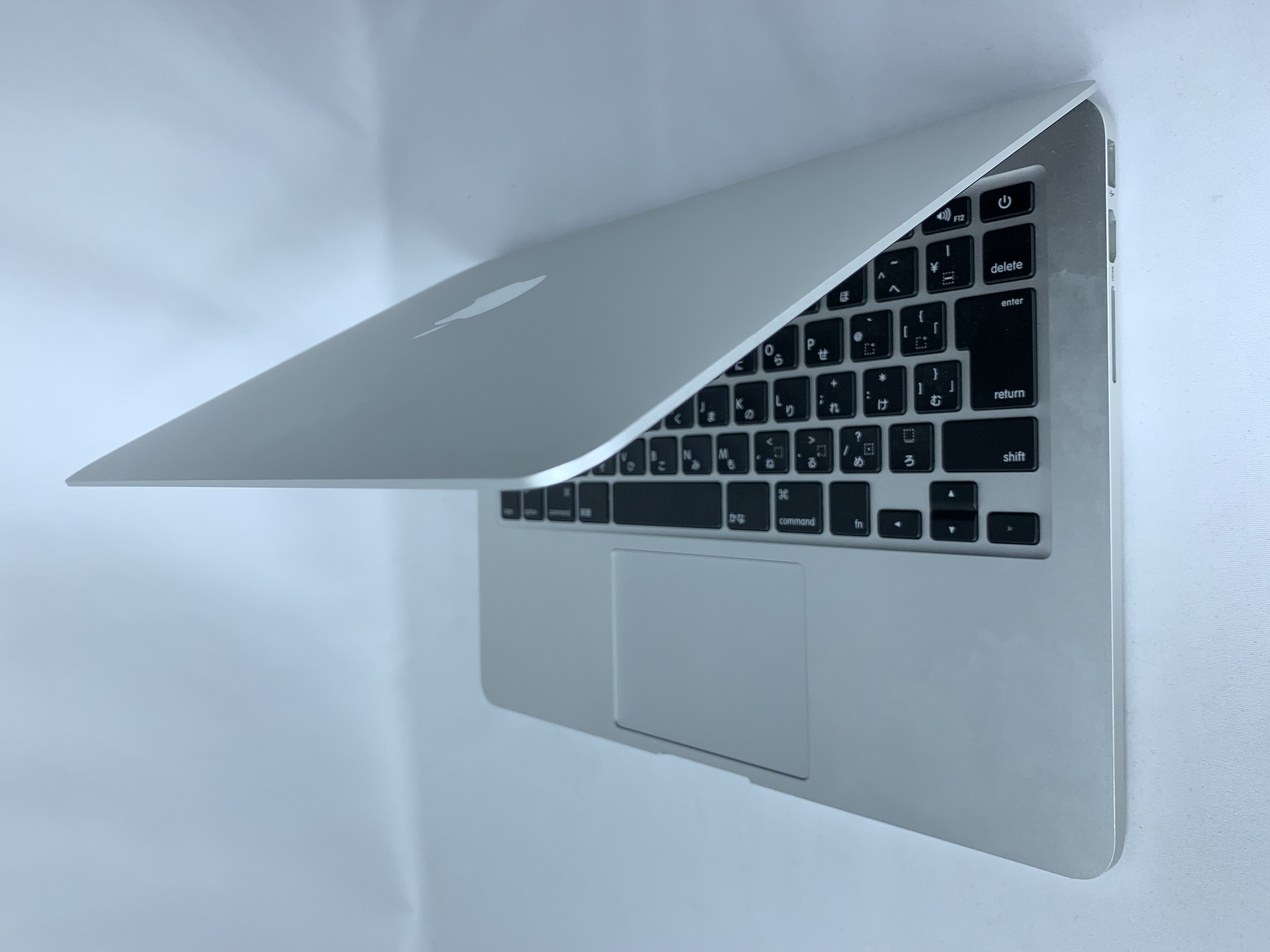 【中古：Bランク】Apple MacBook Pro Retinaディスプレイ(2015年) 256GB 2700/13.3 MF840J/A【30日返金保証】