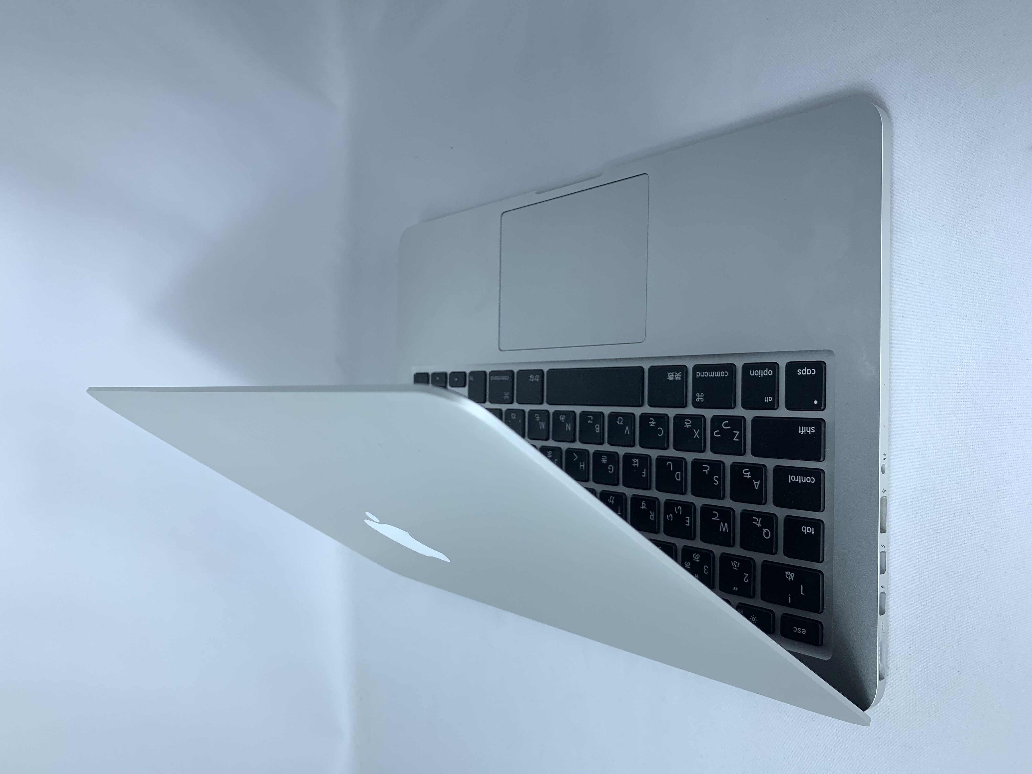 【中古：Bランク】Apple MacBook Pro Retinaディスプレイ(2015年) 256GB 2700/13.3 MF840J/A【30日返金保証】