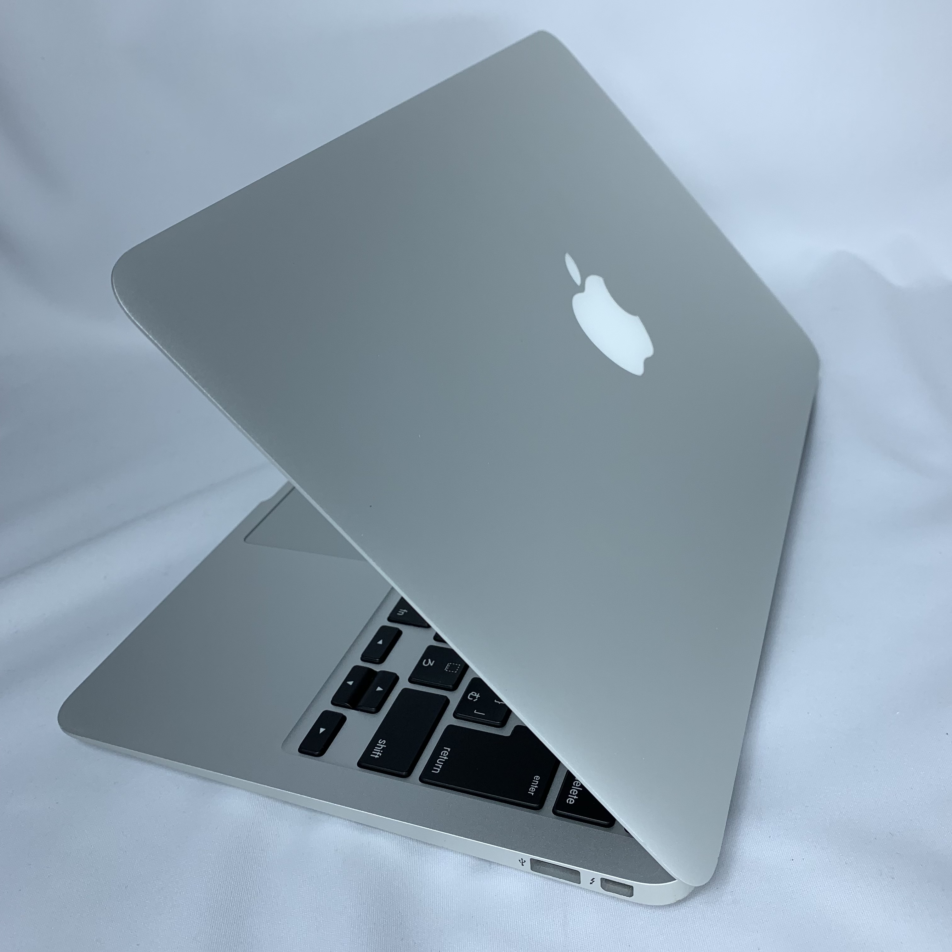 中古】Apple MacBook Air MJVM2J/A 1600/11.6 Early 2015(30日間保証