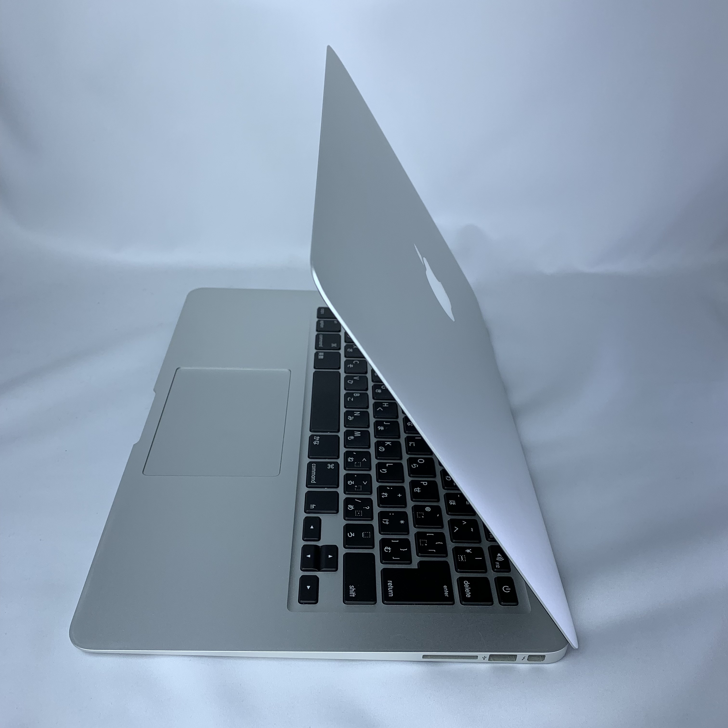 【中古】Apple MacBook Air MD761J/B 1400/13.3 Early 2014(30日間保証）