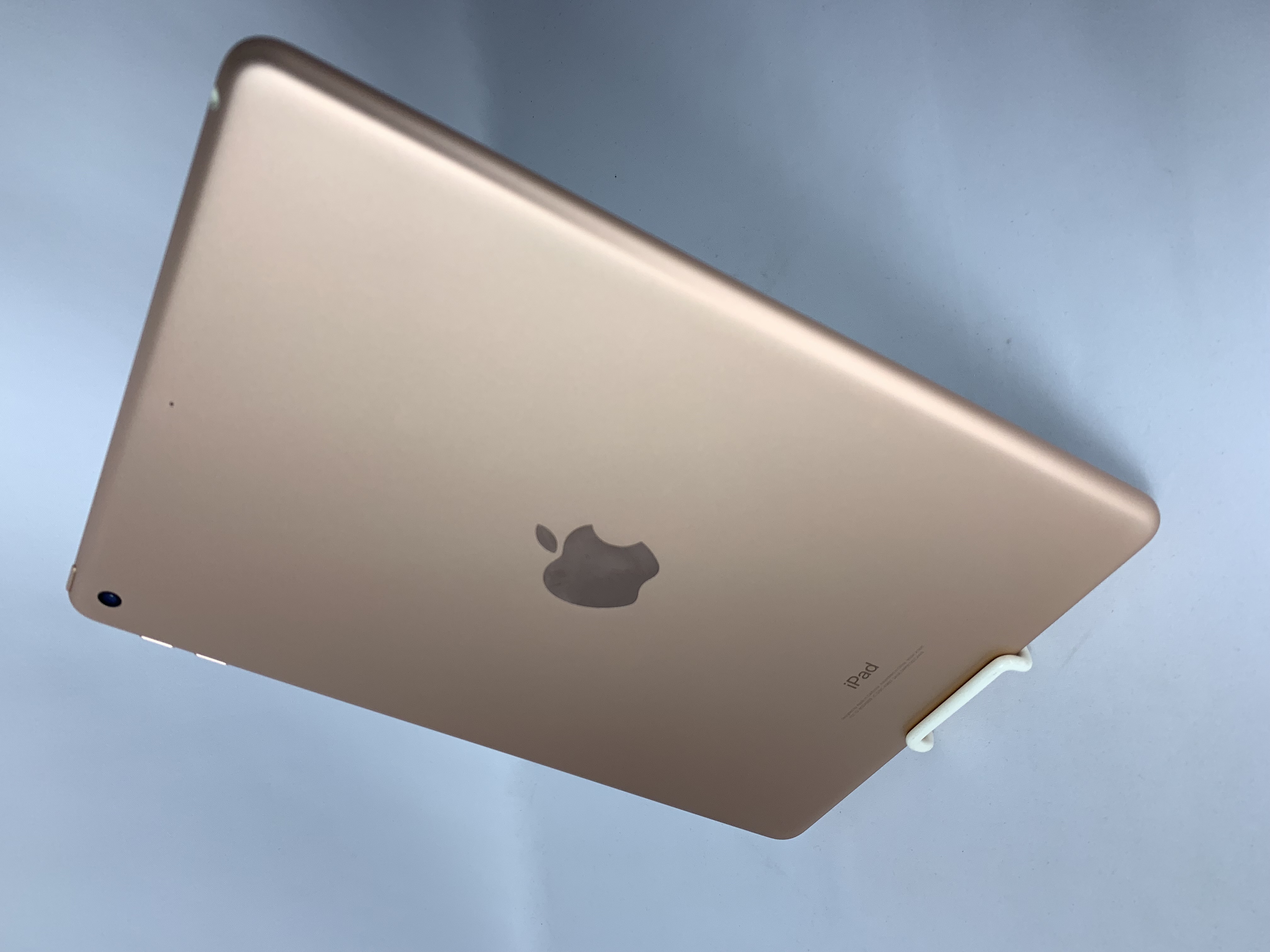 【中古：Bランク】Apple iPad 9.7インチ(2018) Wi-Fiモデル 32GB ゴールド MRJN2J/A【30日返金保証】