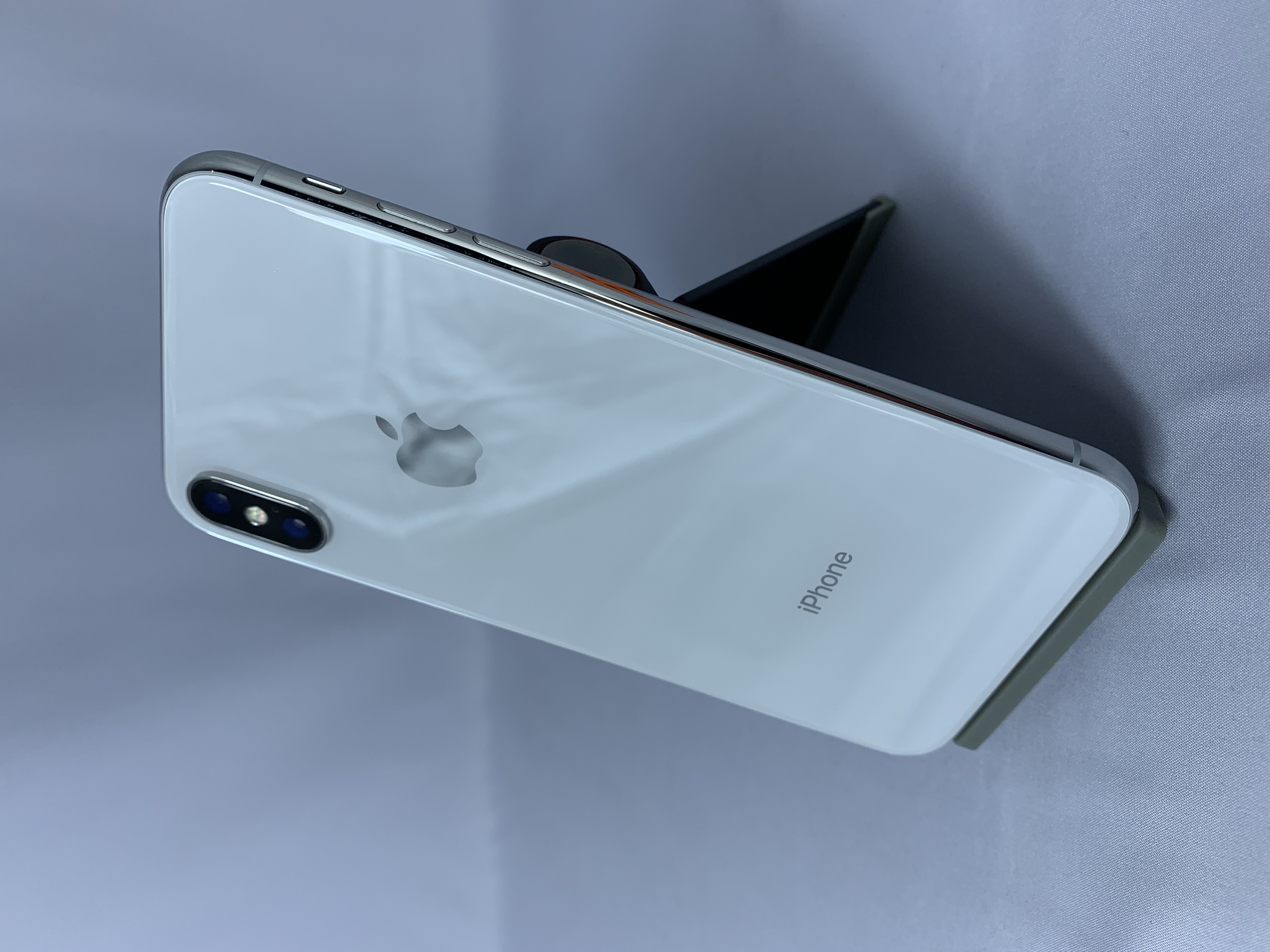 【中古：Bランク】iPhone X 256GB シルバー simロック解除済【30日返金保証】【赤ロム保証付き】