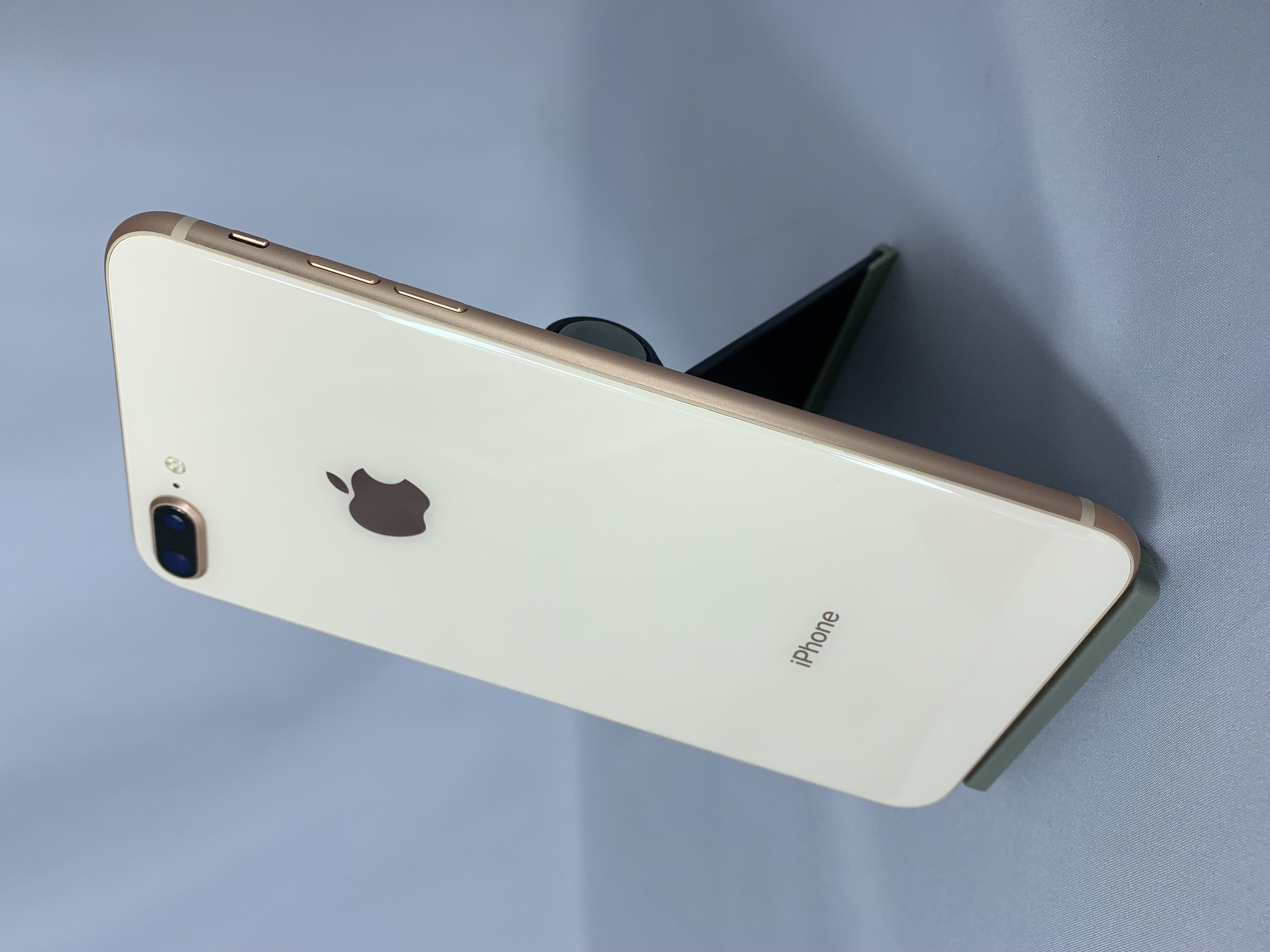 iPhone8 Plus（256GB） ゴールド　SIMロック解除済みバッテリー残量81％