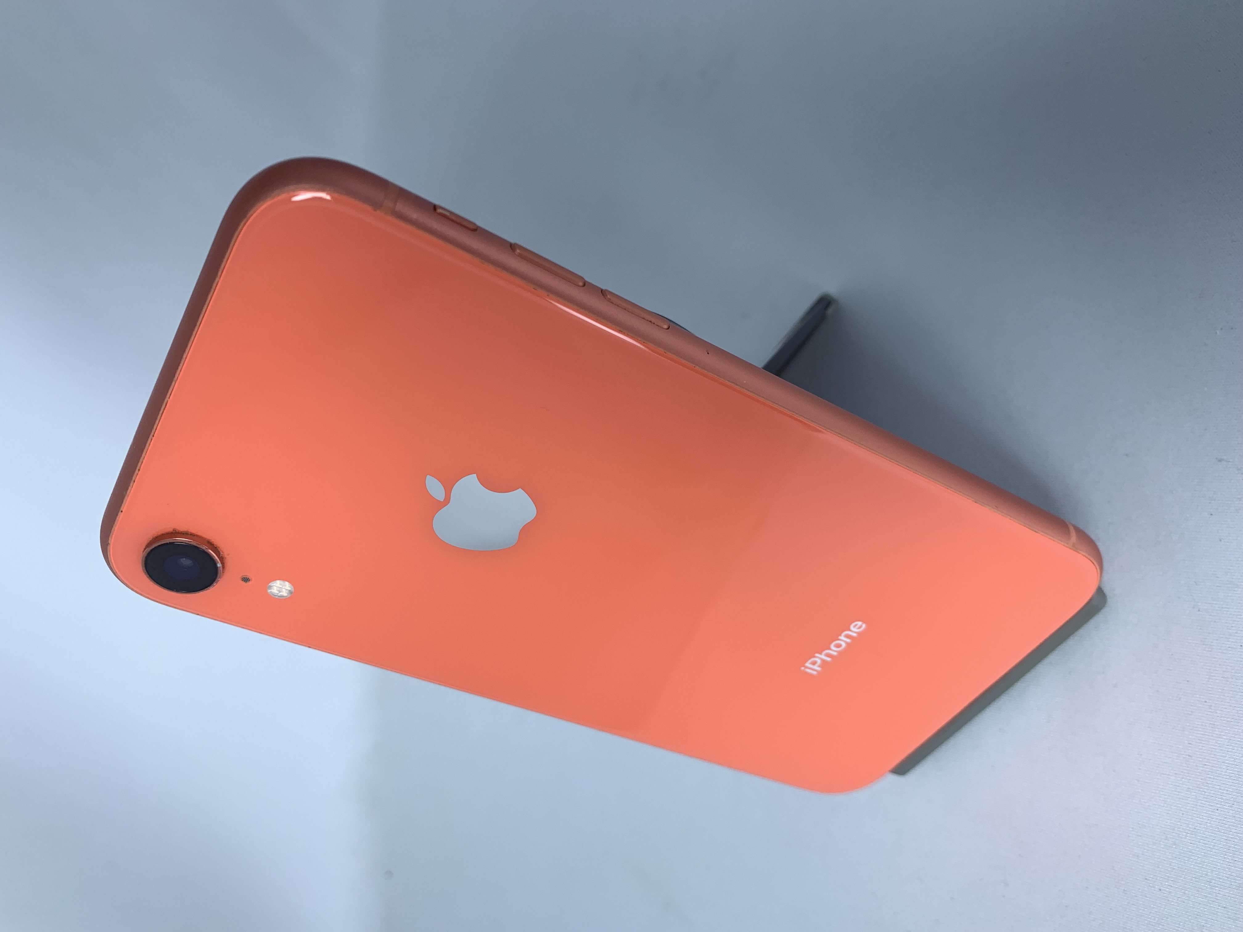 【中古：Bランク】iPhone 11 128GB コーラル simロック解除済【30日返金保証】【赤ロム保証付き】