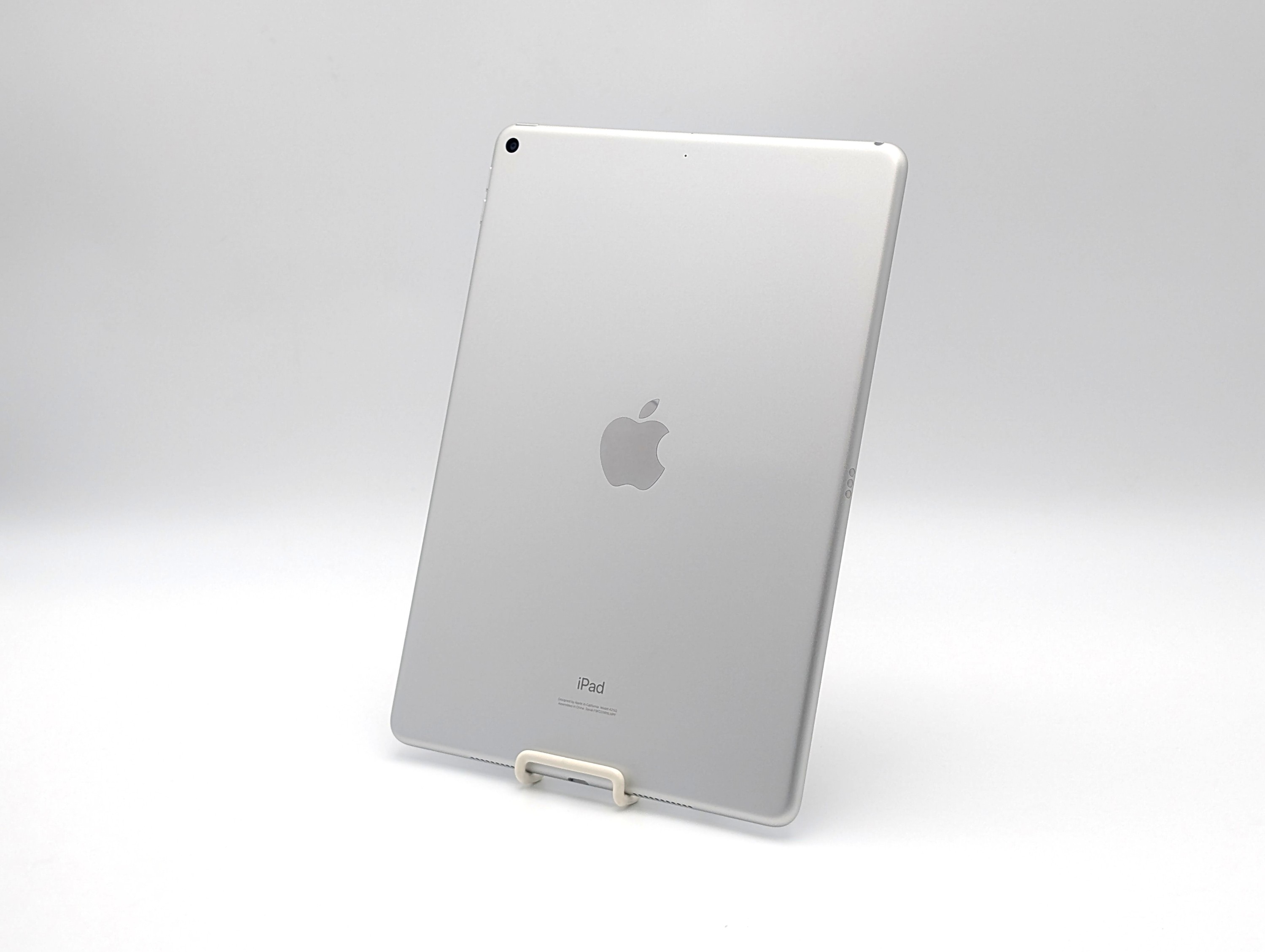 【中古：Bランク】Apple iPad Air 10.5インチ(2019) Wi-Fiモデル 64GB シルバー MUUK2J/A【30日返金保証】