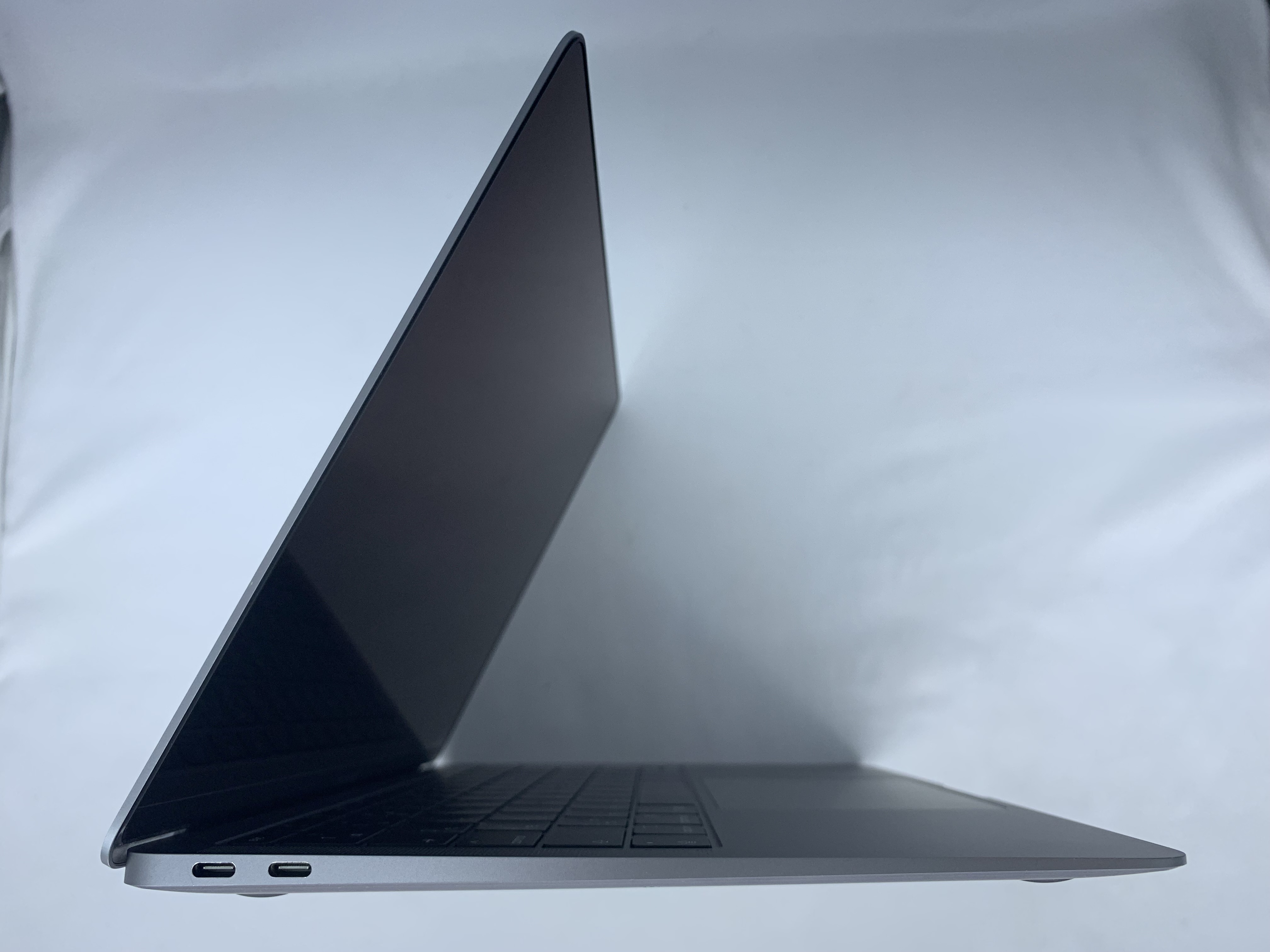 【中古：Bランク】Apple MacBook Air(2019年) 13.3インチ スペースグレイ MVFJ2J/A【30日返金保証】