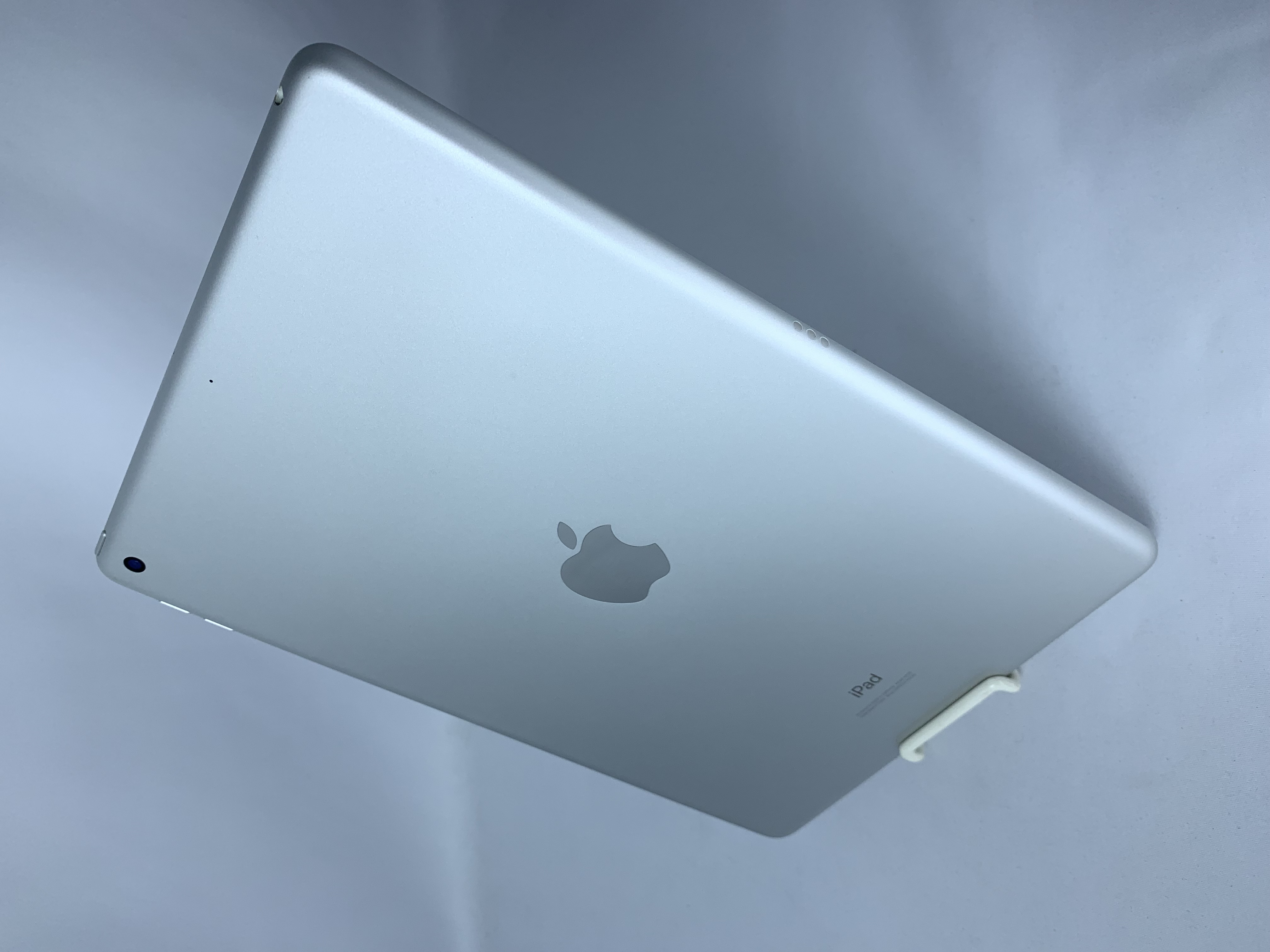 【中古：Bランク】Apple iPad 10.2インチ(2019) Wi-Fiモデル 32GB シルバー MW752J/A【30日返金保証】