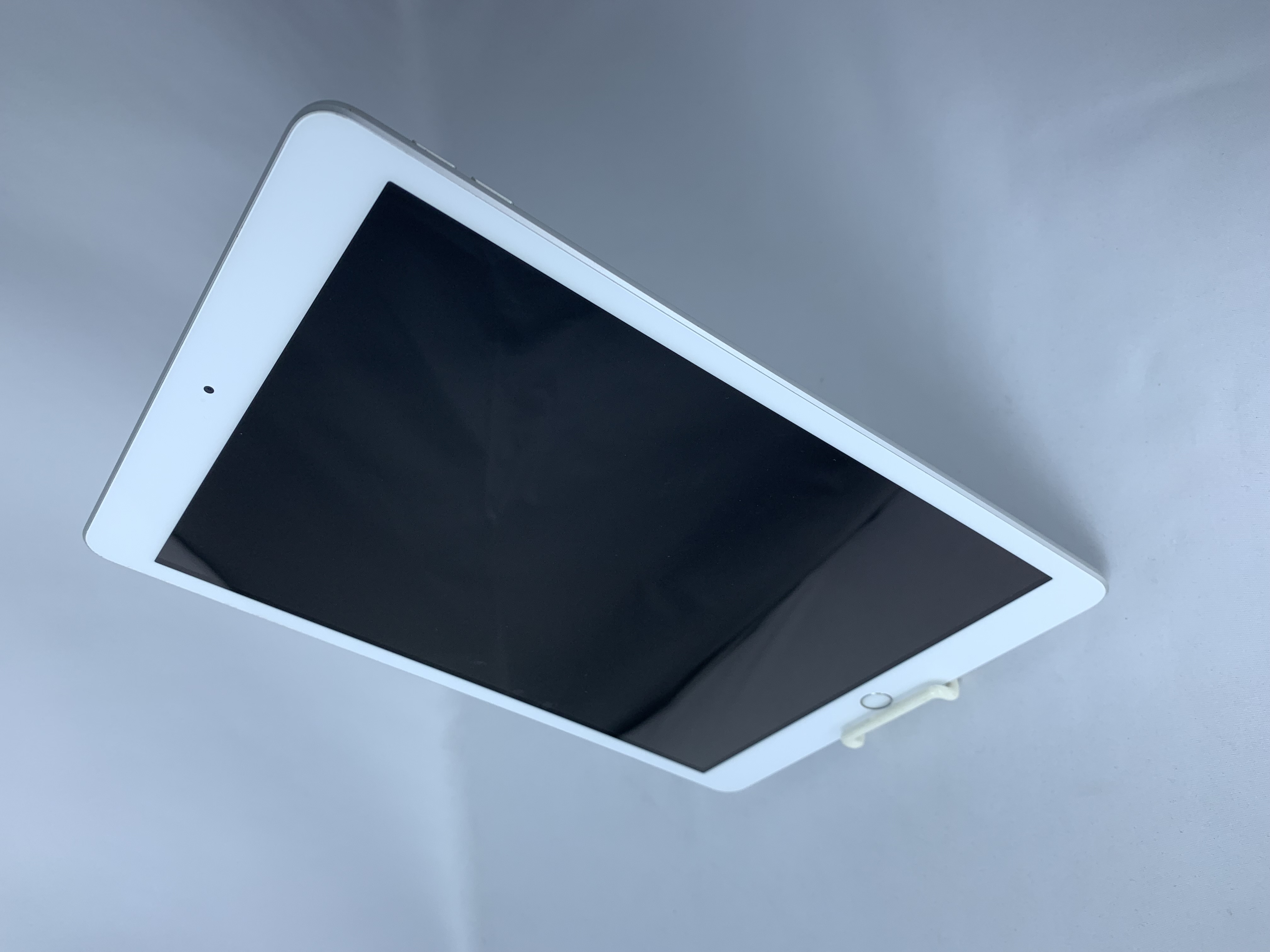 【中古：Bランク】Apple iPad 10.2インチ(2019) Wi-Fiモデル 32GB シルバー MW752J/A【30日返金保証】