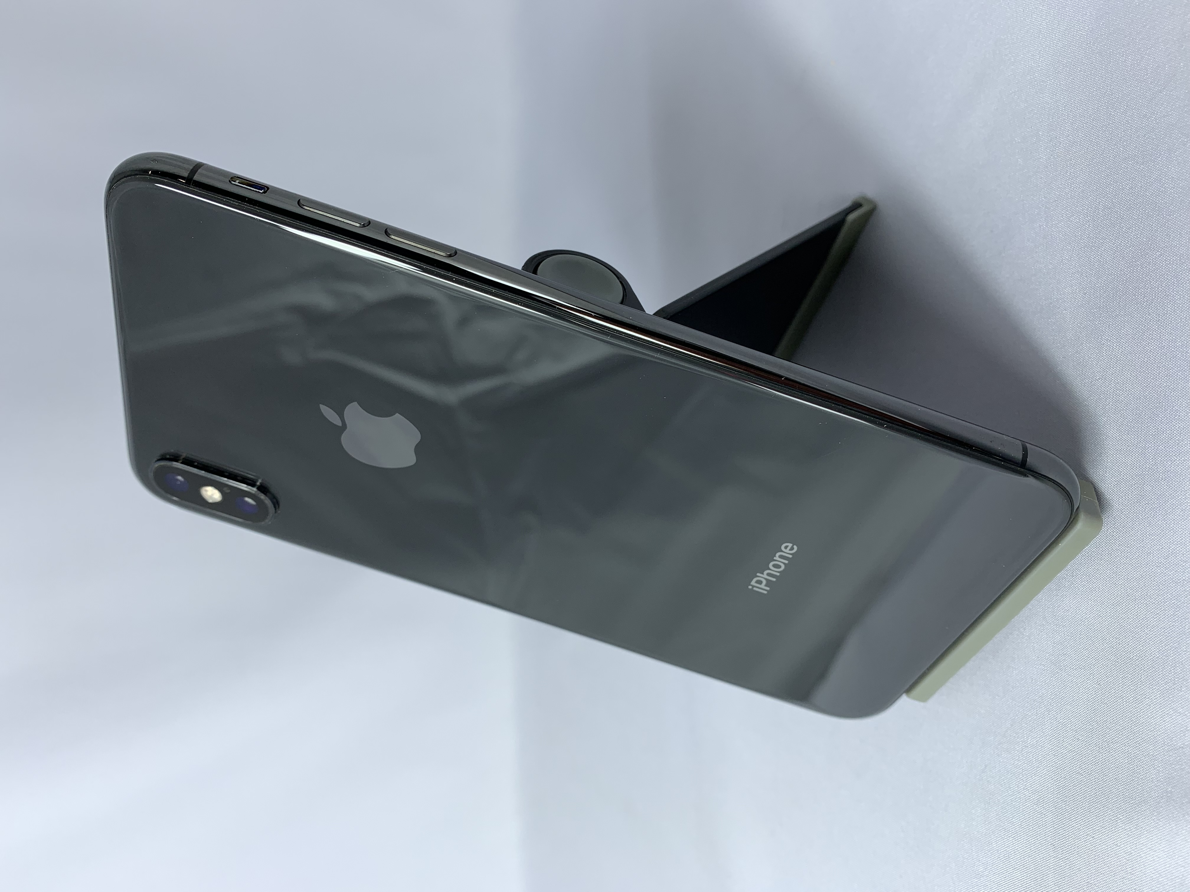 中古】iPhone XS MAX 64GB スペースグレイ (SIMロック解除済)【30日間