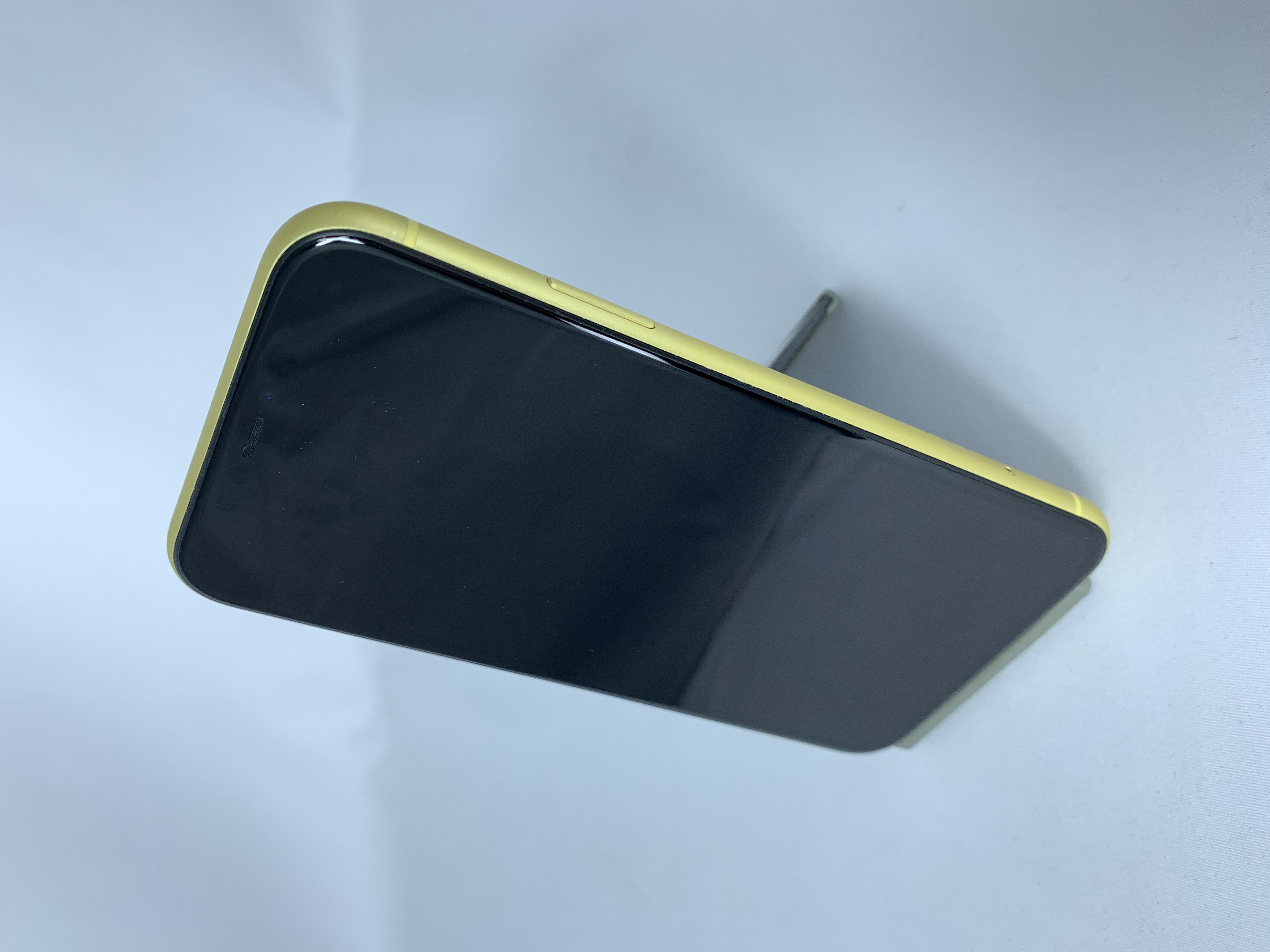 【中古：Bランク】iPhone 11 128GB イエロー simロック解除済【30日返金保証】【赤ロム保証付き】