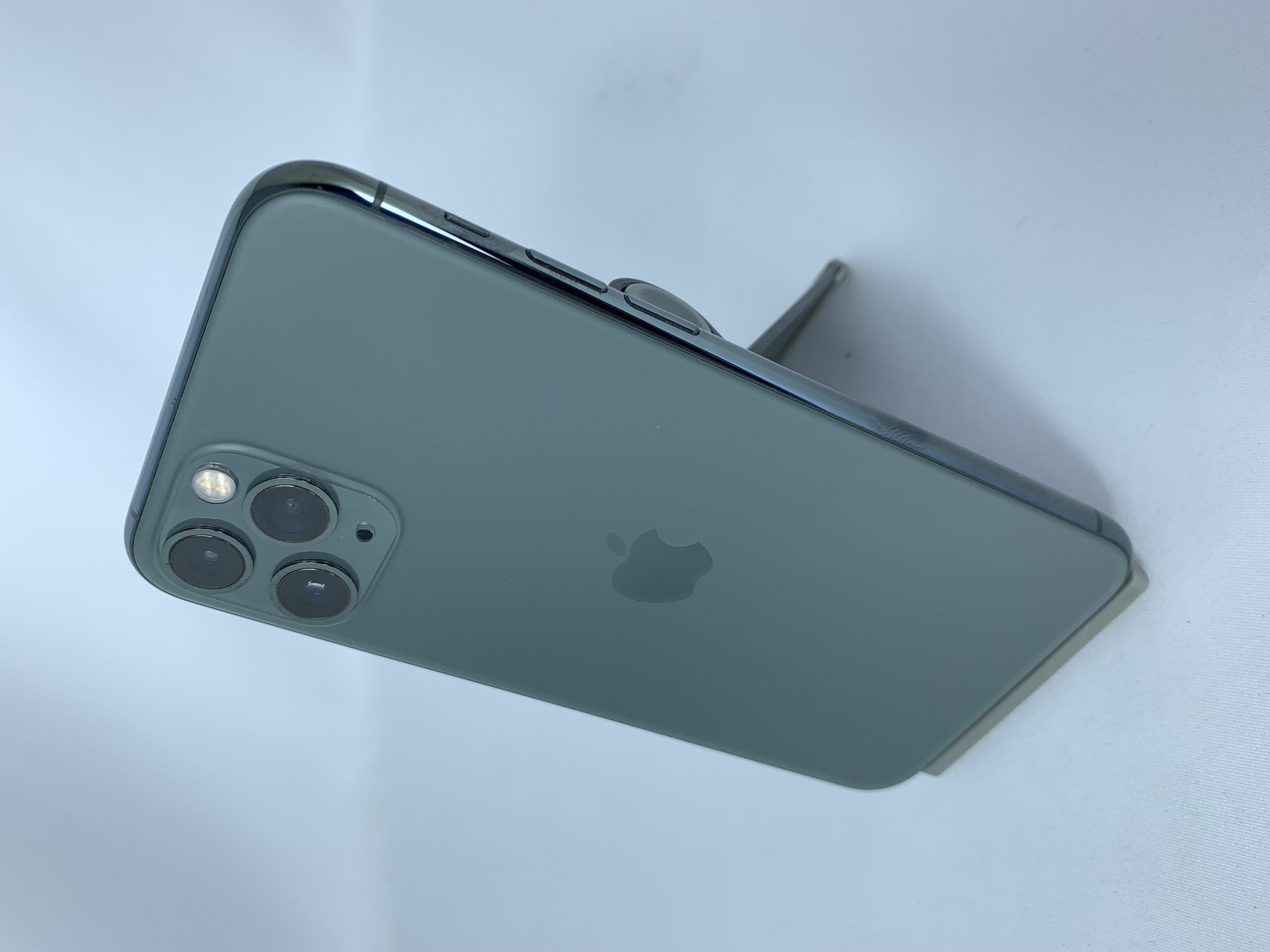 【中古：Bランク】iPhone 11 Pro 256GB ミッドナイトグリーン simロック解除済【30日返金保証】【赤ロム保証付き】