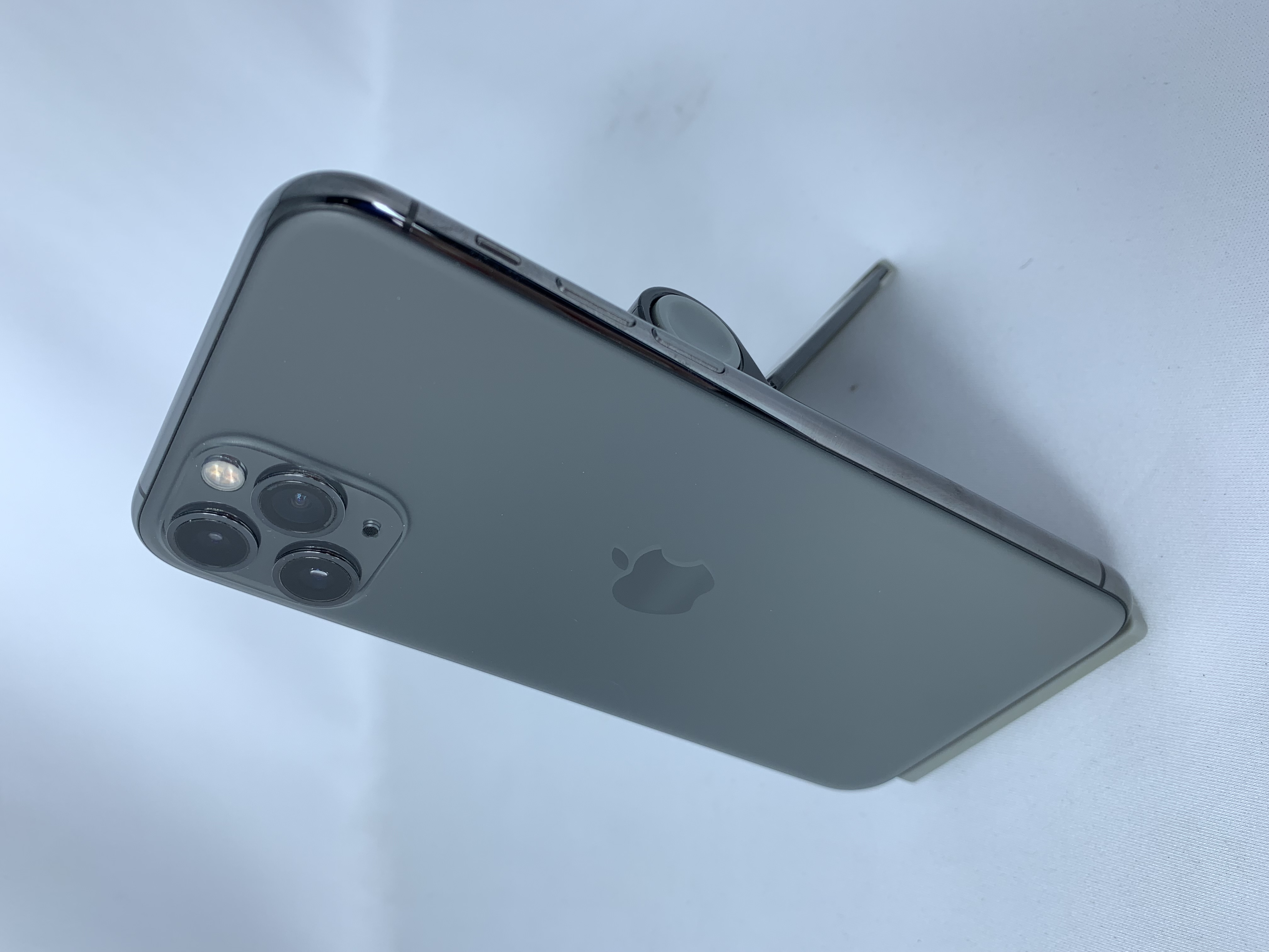 【中古：Bランク】iPhone 11 Pro 64GB スペースグレイ simロック解除済【30日返金保証】【赤ロム保証付き】