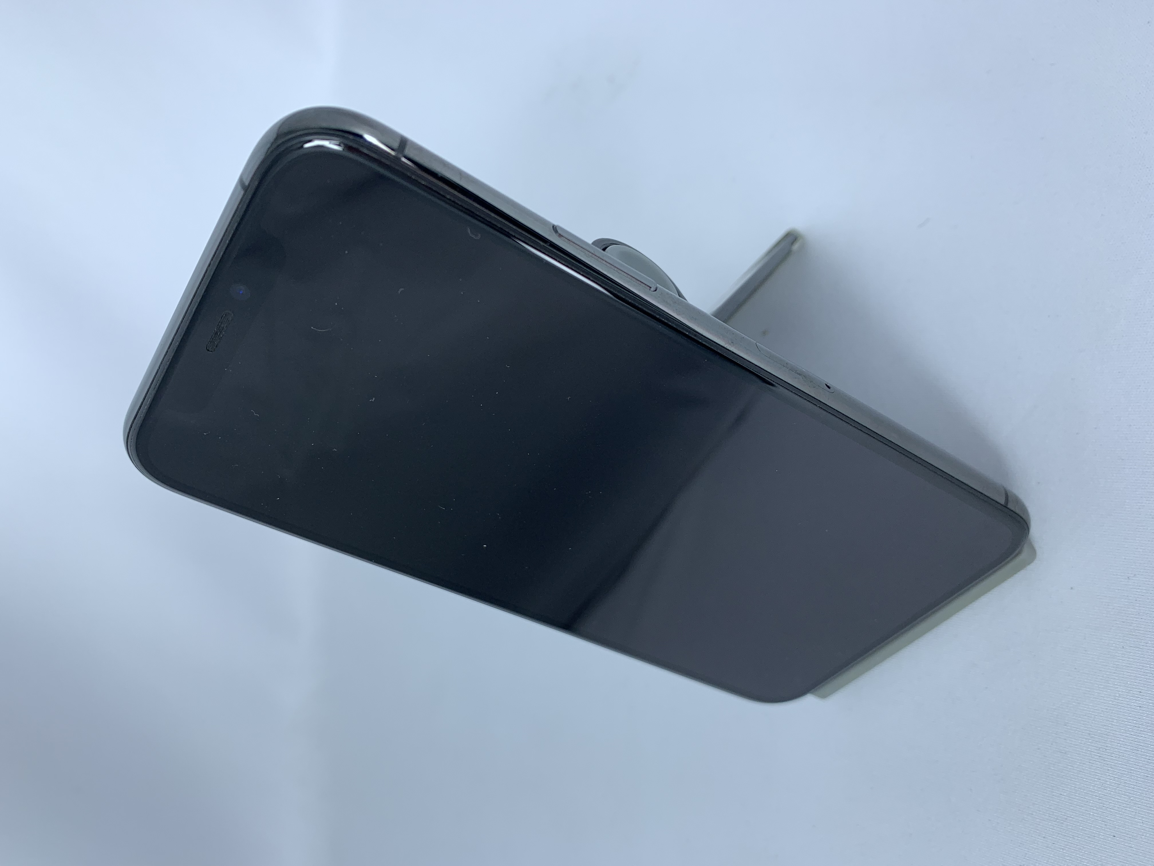 【中古：Bランク】iPhone 11 Pro 64GB スペースグレイ simロック解除済【30日返金保証】【赤ロム保証付き】