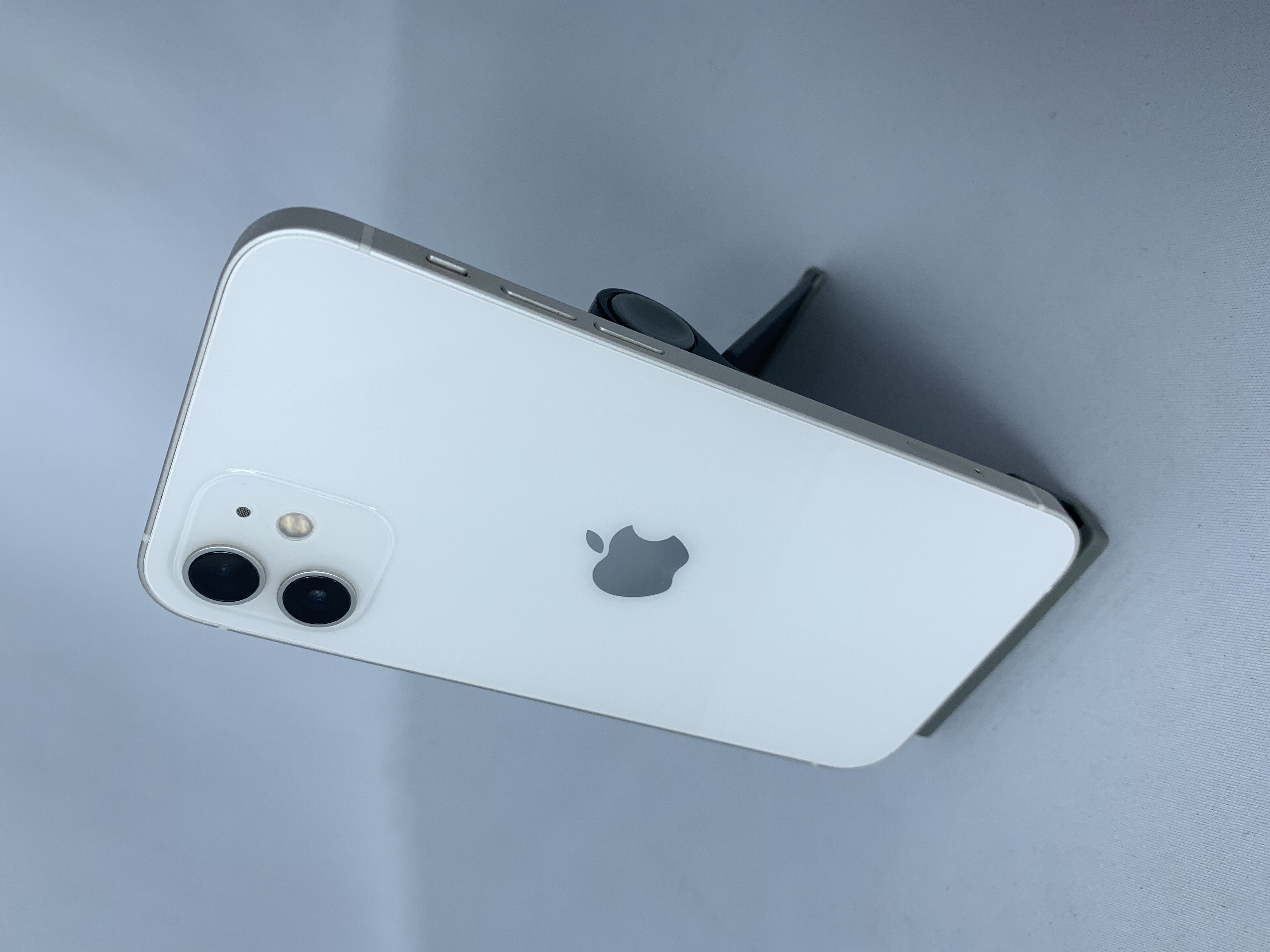 【中古：Bランク】iPhone 12 128GB ホワイト simロック解除済【30日返金保証】【赤ロム保証付き】