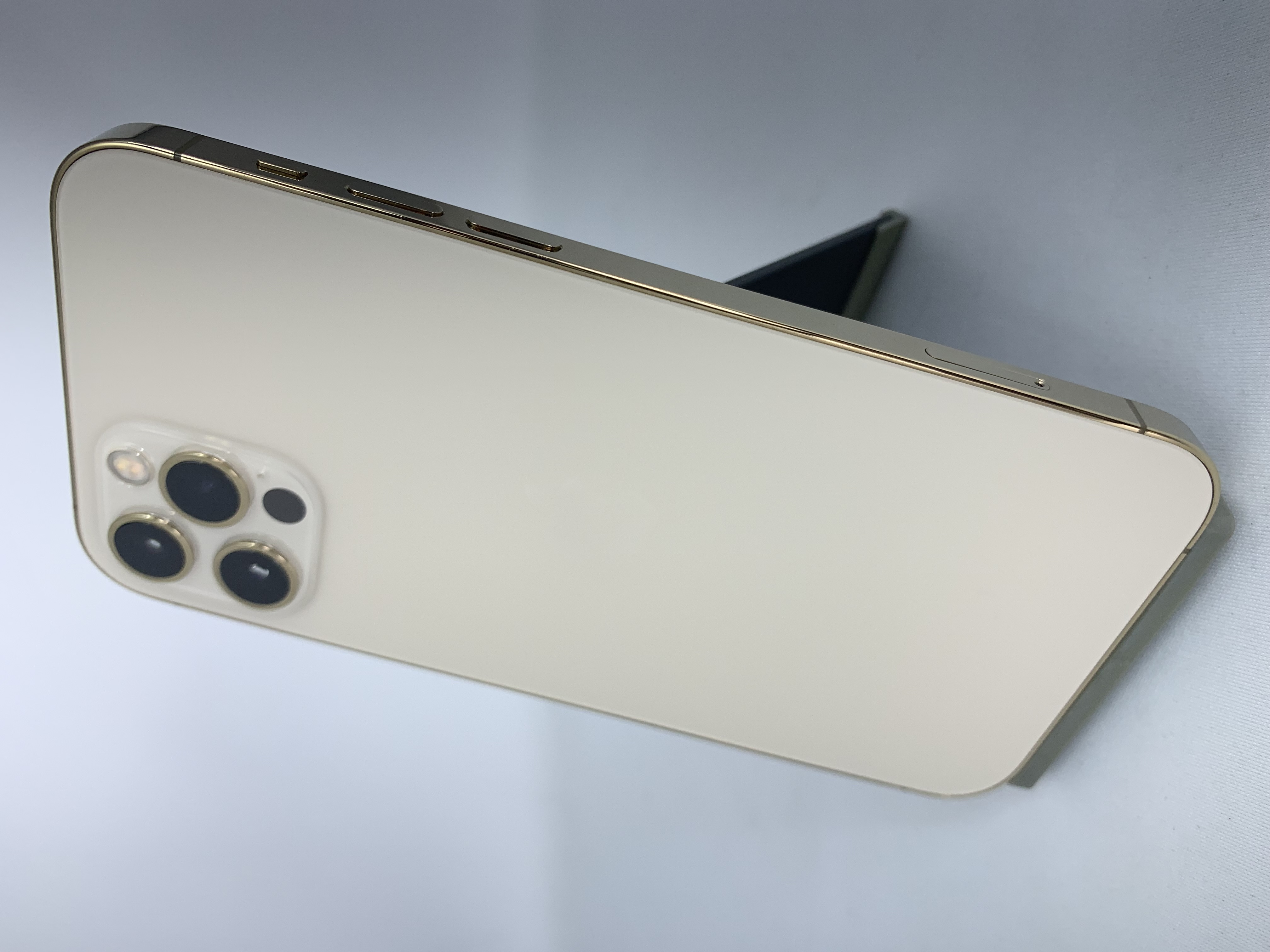 【中古：Cランク】【バッテリー劣化】iPhone 12 Pro 256GB ゴールド simロック解除済【30日返金保証】【赤ロム保証付き】