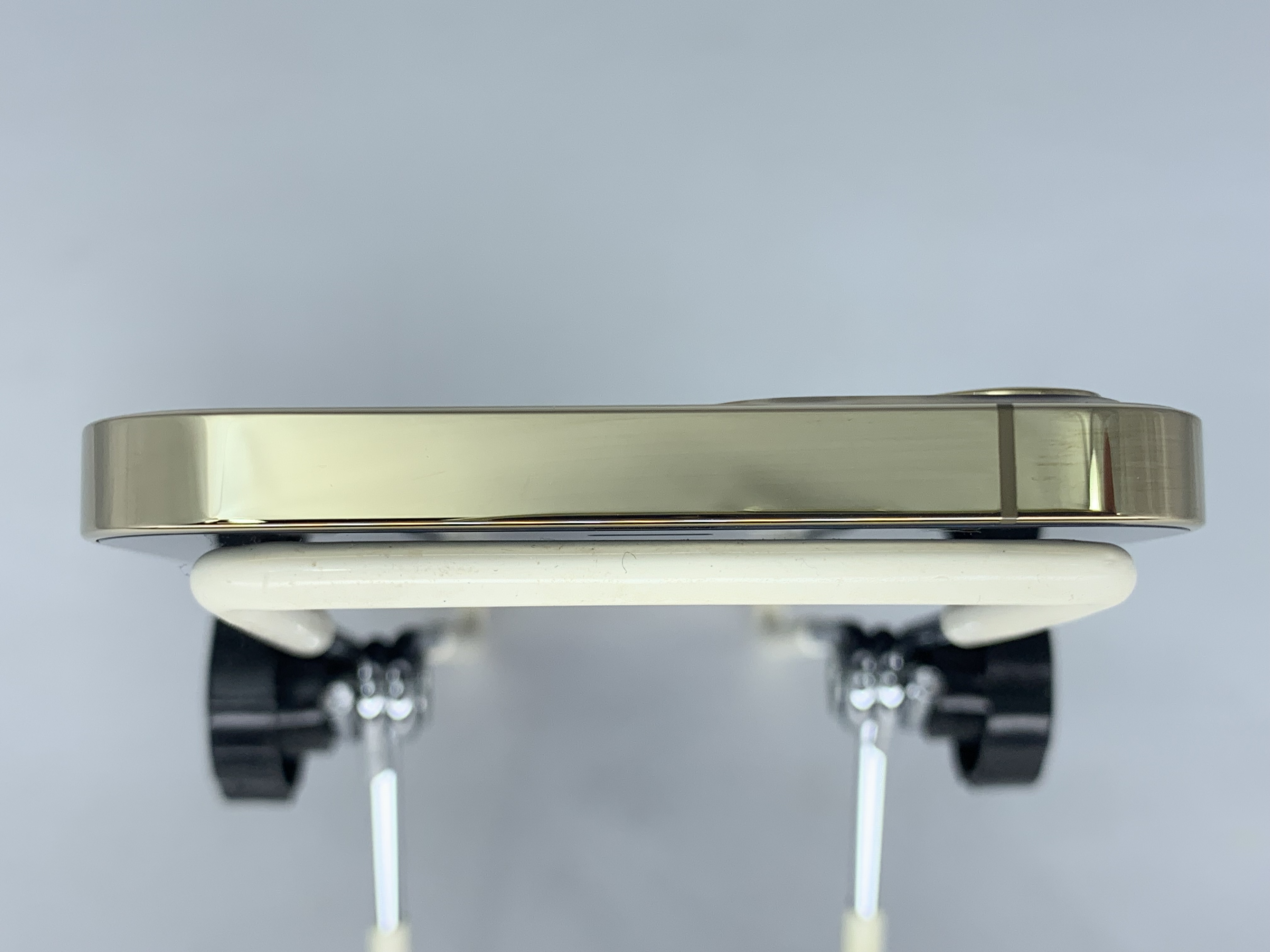 【中古：Cランク】【バッテリー劣化】iPhone 12 Pro 256GB ゴールド simロック解除済【30日返金保証】【赤ロム保証付き】