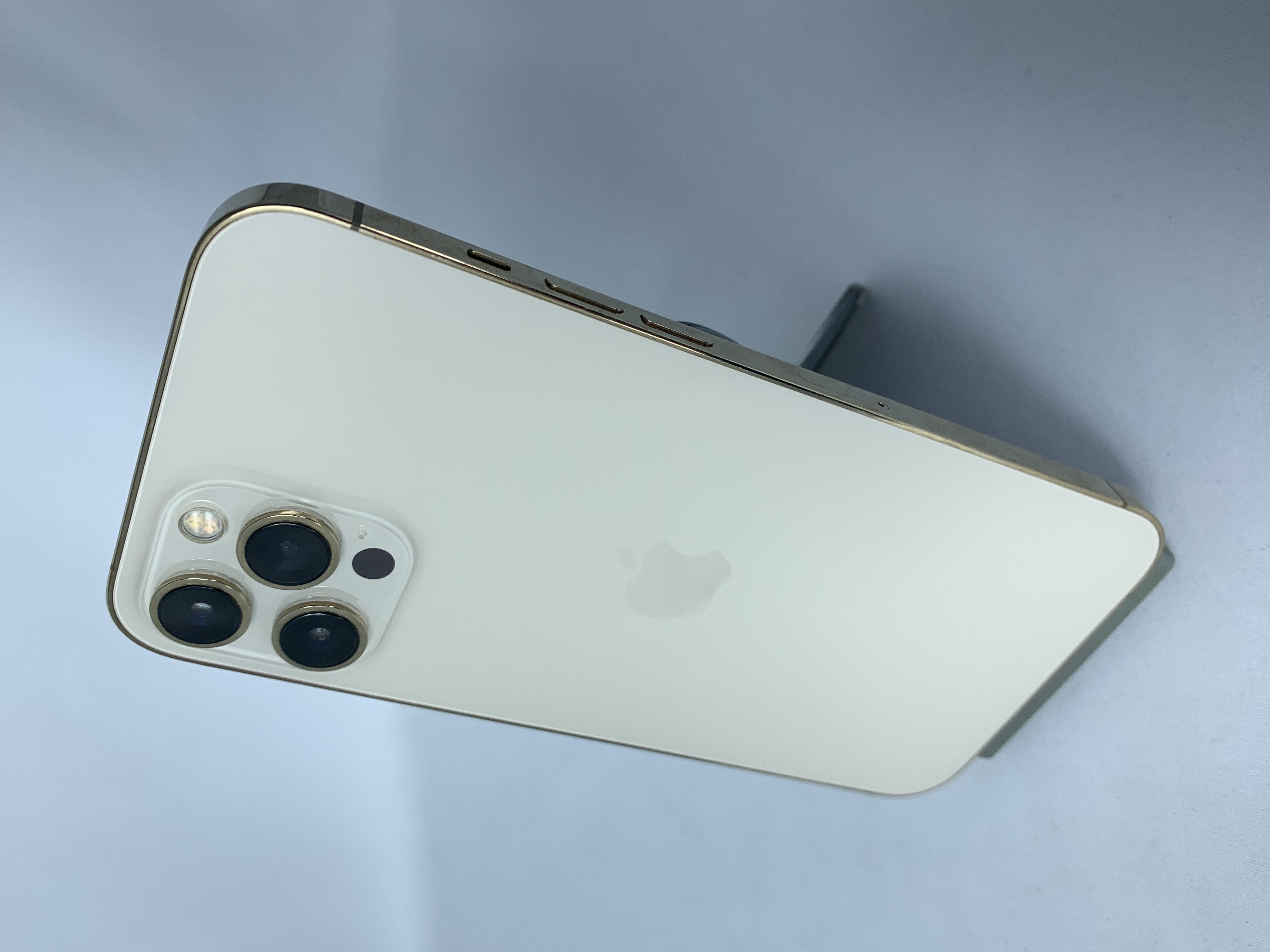 【中古：Bランク】iPhone 12 ProMax 128GB ゴールド simロック解除済【30日返金保証】【赤ロム保証付き】