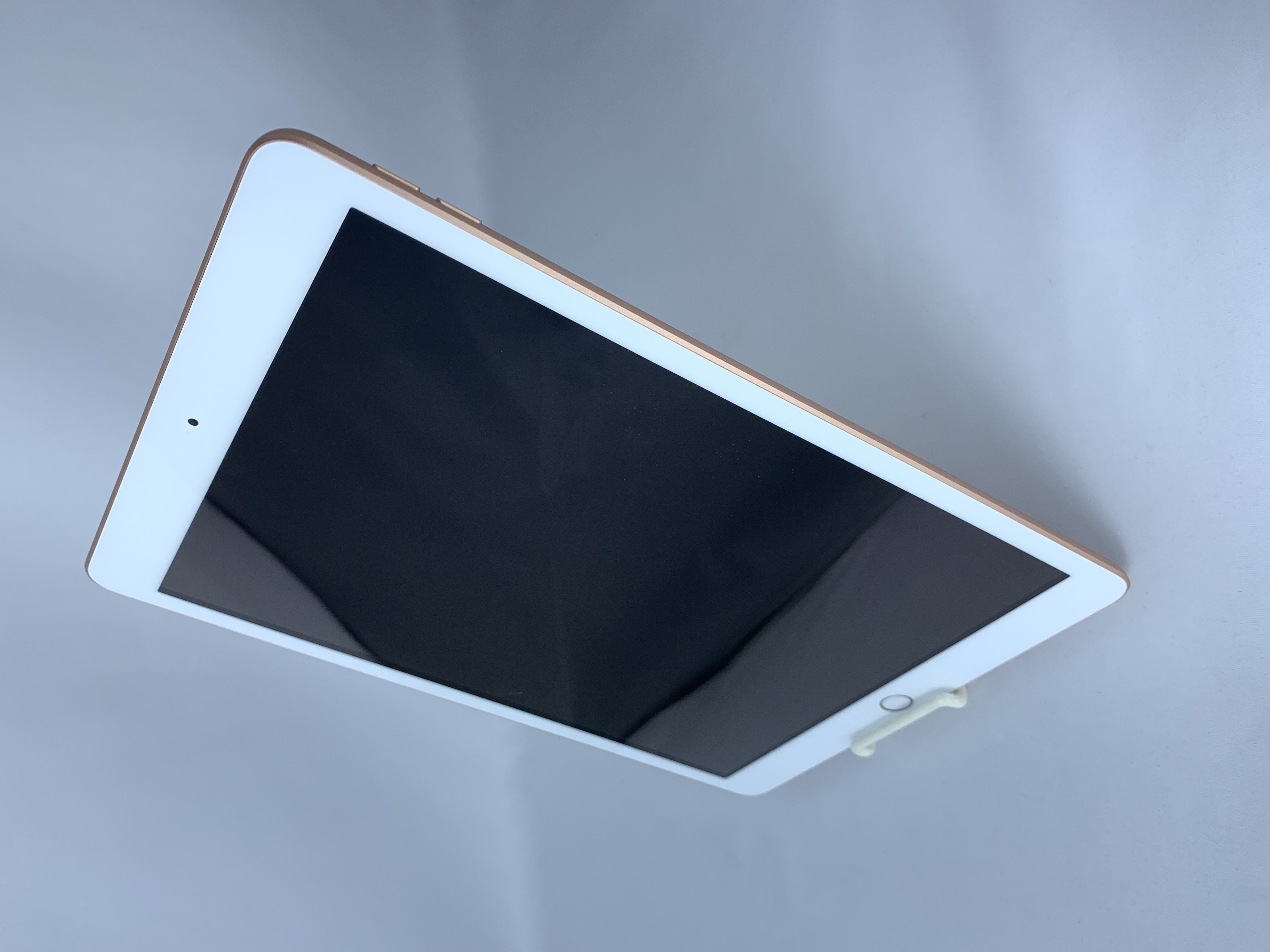 【中古：Bランク】Apple iPad 10.2インチ(2020) Wi-Fiモデル 128GB ゴールド MYLF2J/A【30日返金保証】