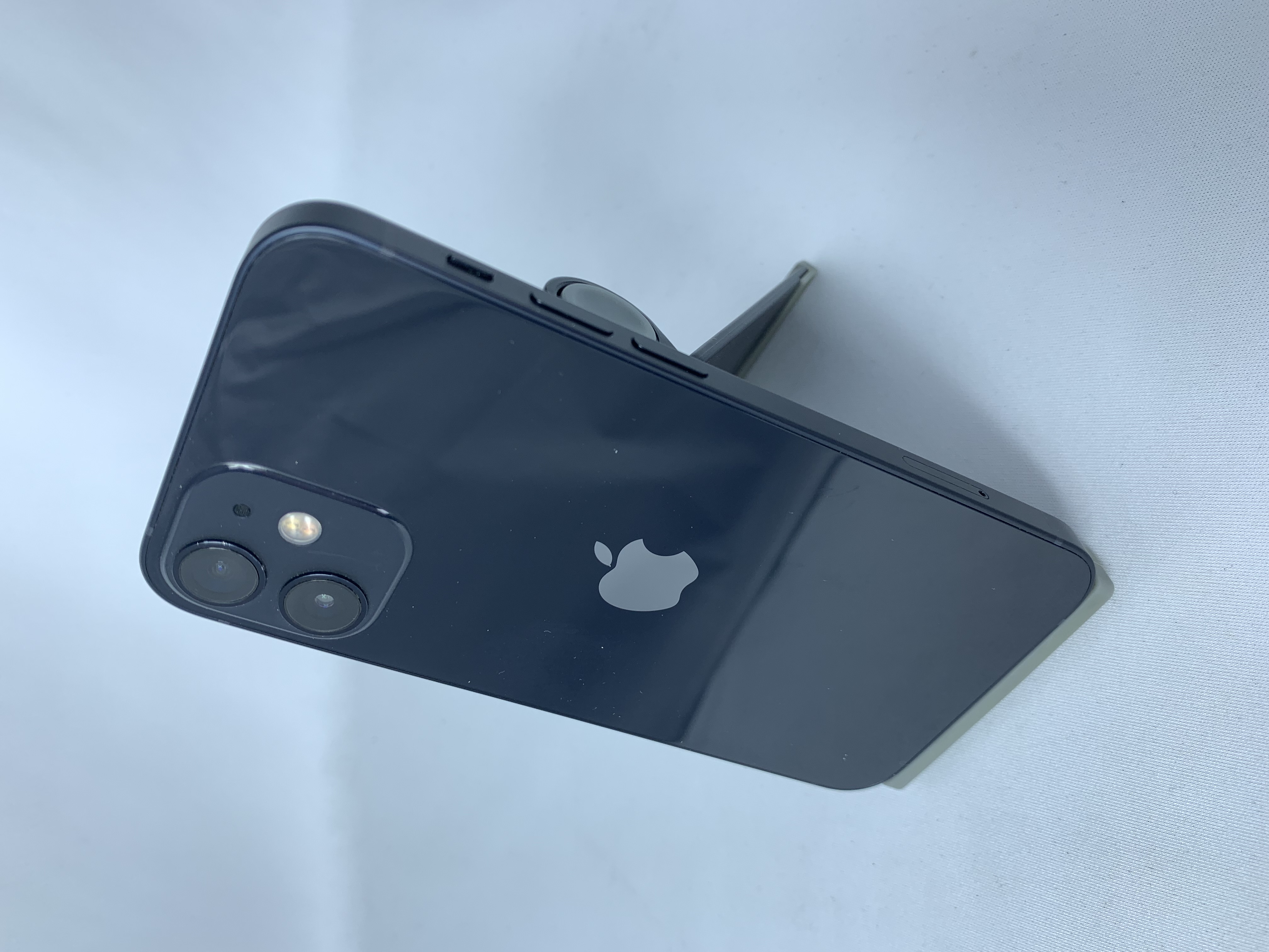 【中古：Bランク】iPhone 12 mini 64GB ブラック simロック解除済【30日返金保証】【赤ロム保証付き】