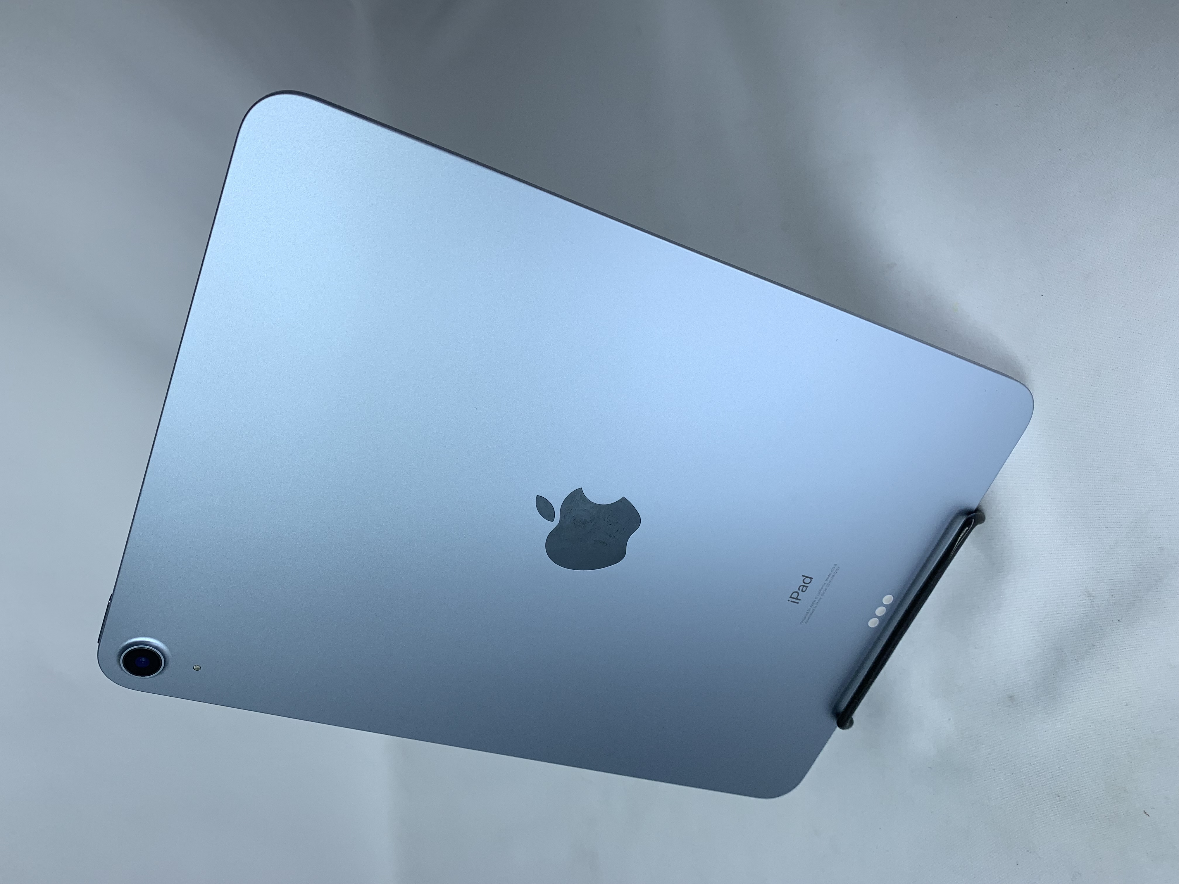 【中古：Bランク】Apple iPad Air 10.9インチ(2020) Wi-Fiモデル 256GB MYFY2J/A [スカイブルー]【30日返金保証】