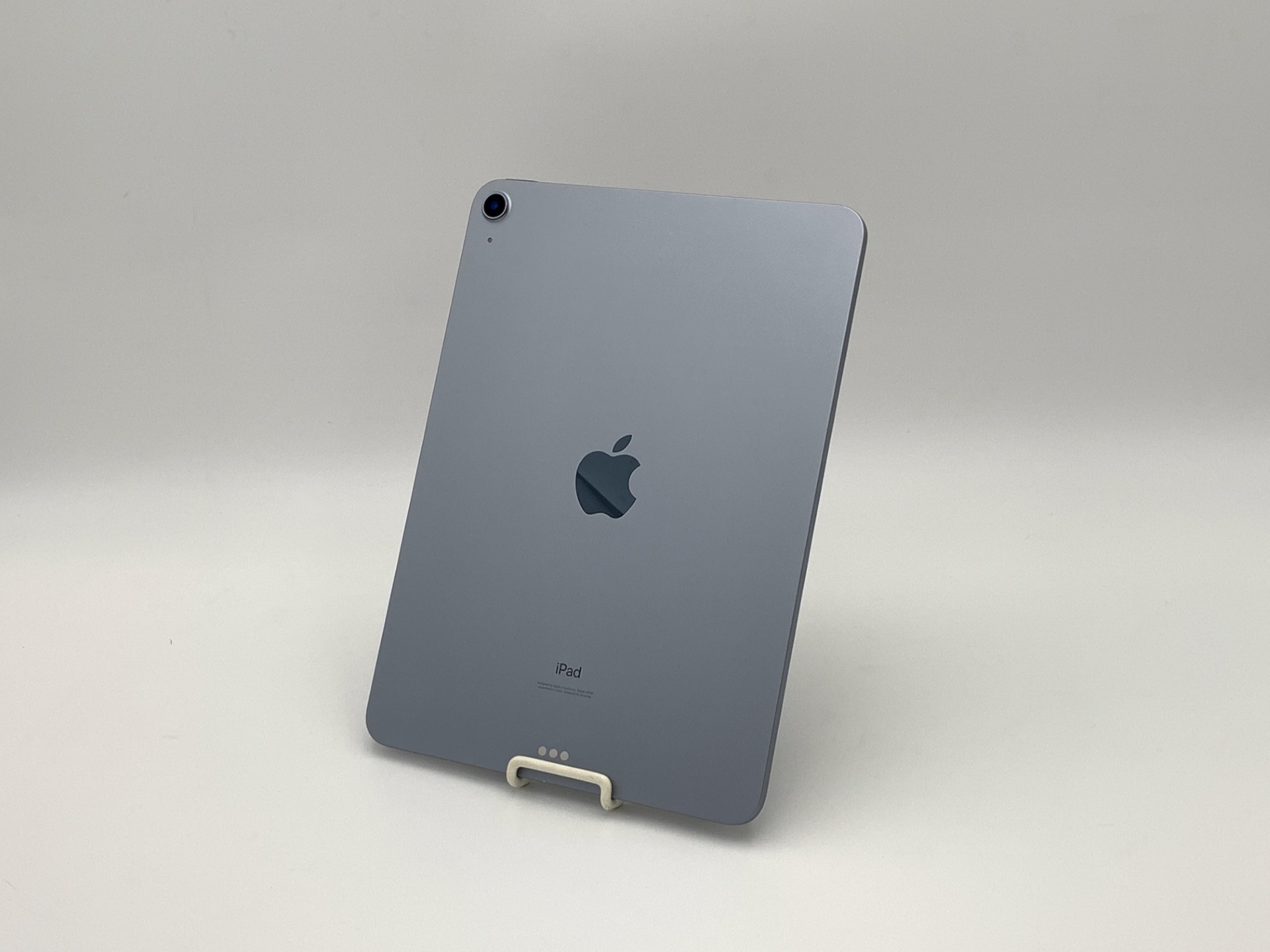 【中古：Cランク】【バッテリー劣化】iPad Air 10.9インチ 第4世代 Wi-Fi 64GB 2020年秋モデル MYFQ2J/A [スカイブルー]【30日返金保証】