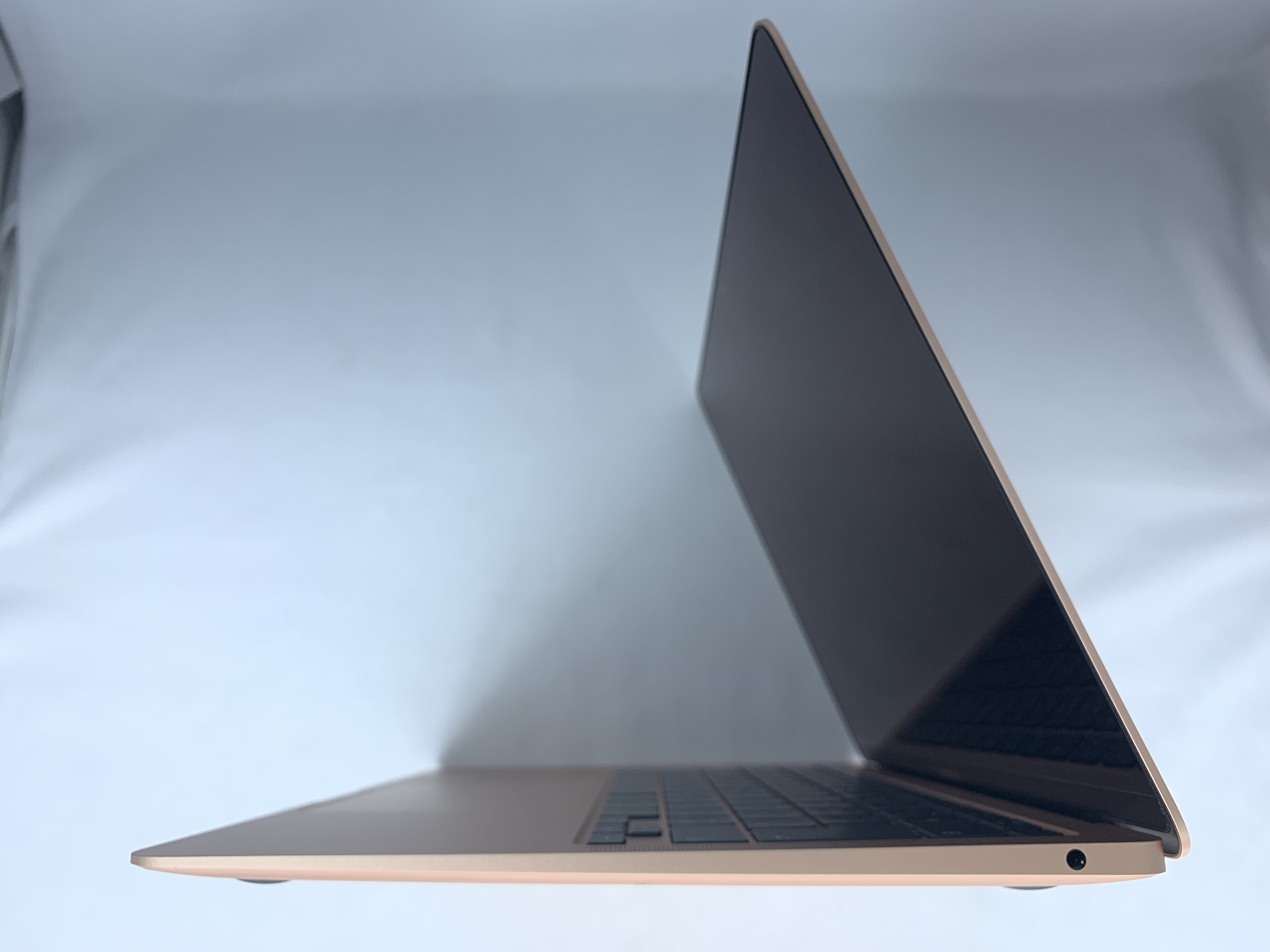 【中古：Aランク】Apple MacBook Air(2020年) 13.3インチ ゴールド MGND3J/A【30日返金保証】