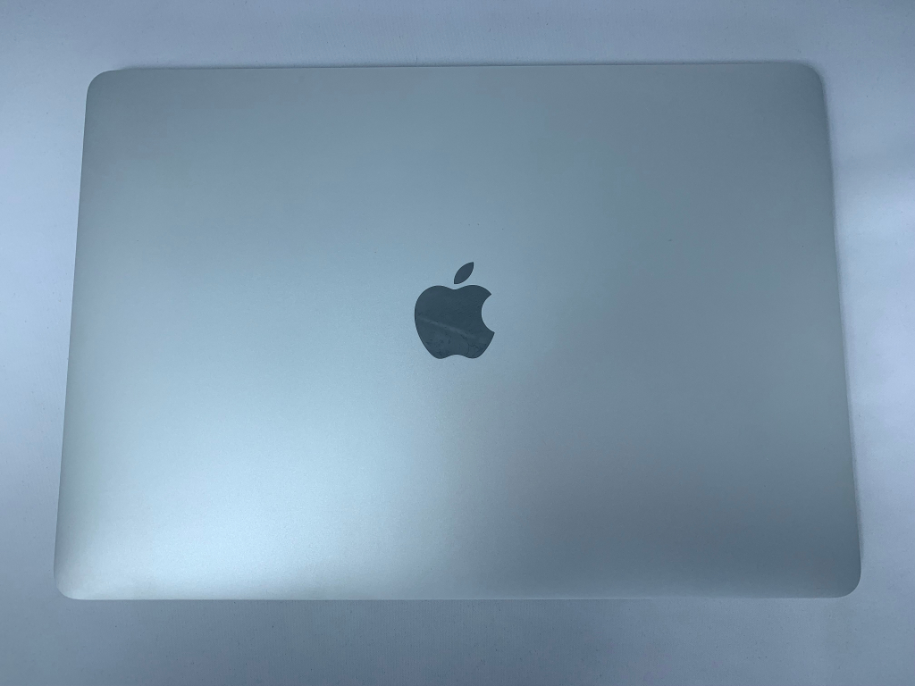 【中古：Aランク】Apple MacBook Air M1(2020年) Retinaディスプレイ 13.3インチ MGN93J/A [シルバー]【30日返金保証】