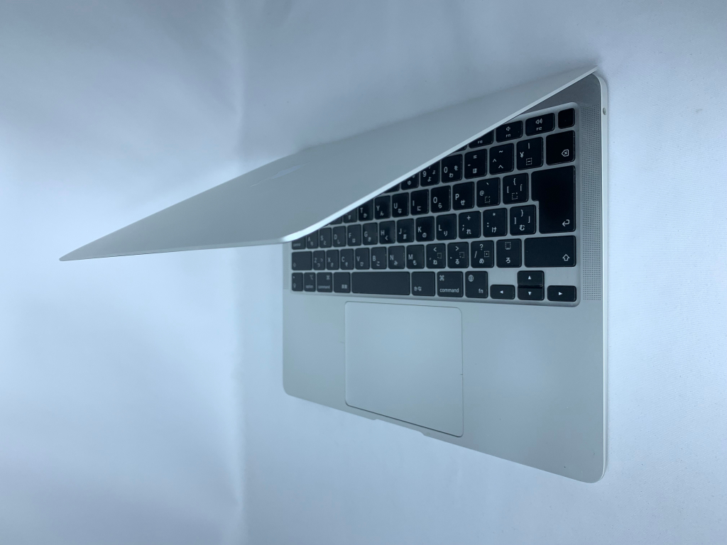 【中古：Aランク】Apple MacBook Air M1(2020年) Retinaディスプレイ 13.3インチ MGN93J/A [シルバー]【30日返金保証】