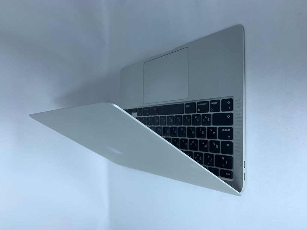 【中古：Aランク】Apple MacBook Air M1(2020年) Retinaディスプレイ 13.3インチ MGN93J/A [シルバー]【30日返金保証】
