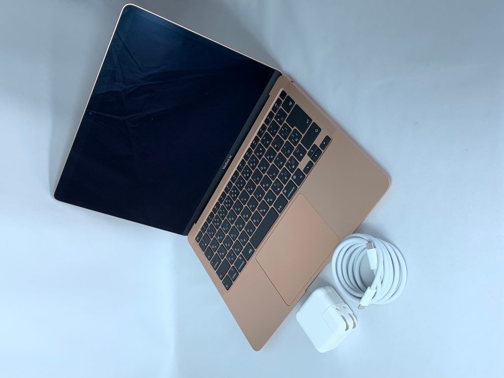 【中古:Aランク】Apple MacBook Air M1(2020年) 13.3インチ Retinaディスプレイ ゴールド MGNE3J/A【30日返金保証】