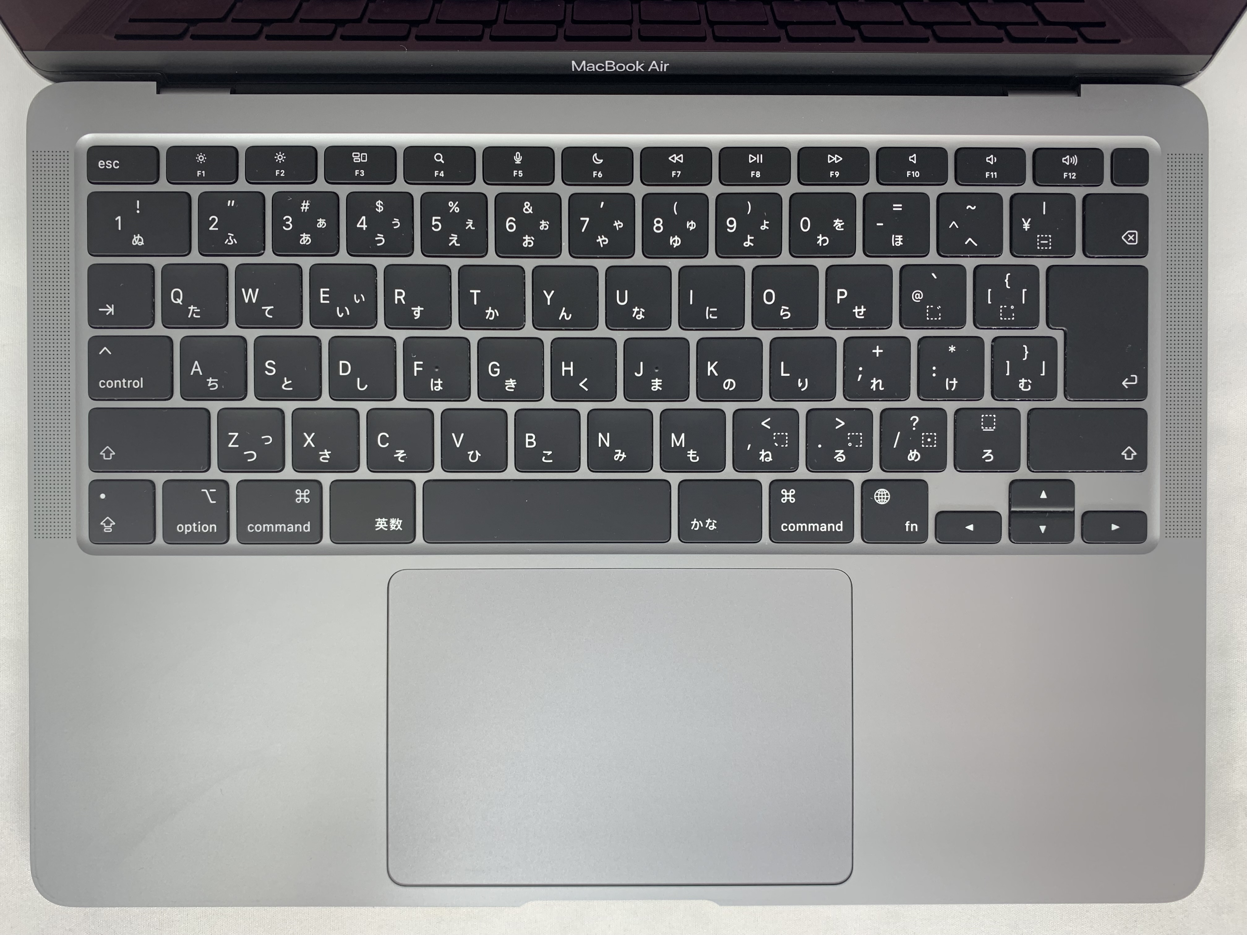 【中古：Cランク】【天板、背面キズあり】Apple MacBook Air M1 2020(13インチAir、8GB RAM512GB SSD、8コアCPU/7コアGPU) スペースグレイ)