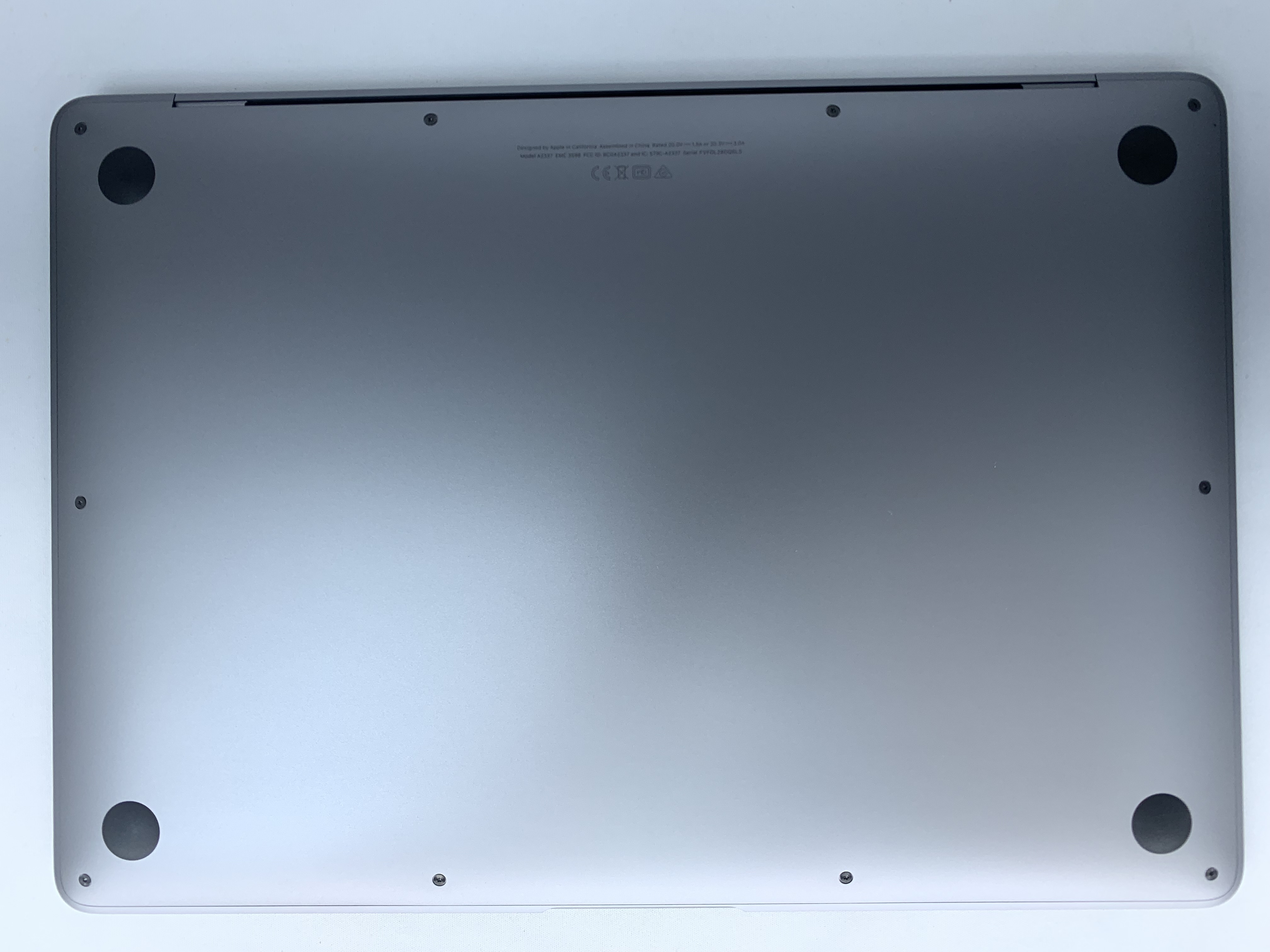 【中古：Cランク】【天板、背面キズあり】Apple MacBook Air M1 2020(13インチAir、8GB RAM512GB SSD、8コアCPU/7コアGPU) スペースグレイ)
