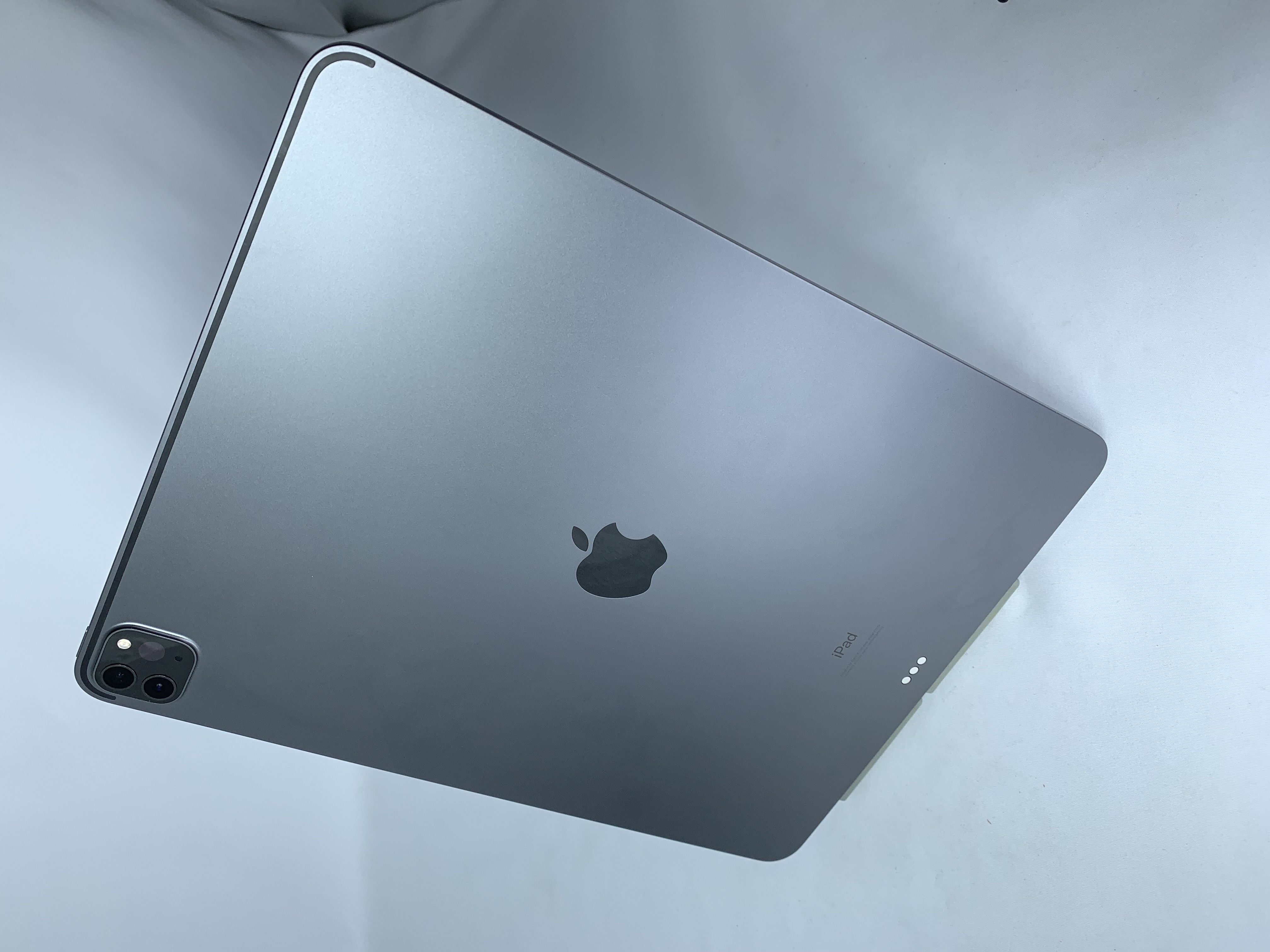 【中古：Bランク】Apple iPad Pro 12.9インチ(2020) Wi-Fiモデル 128GB スペースグレイ  MY2H2J/A【30日返金保証】