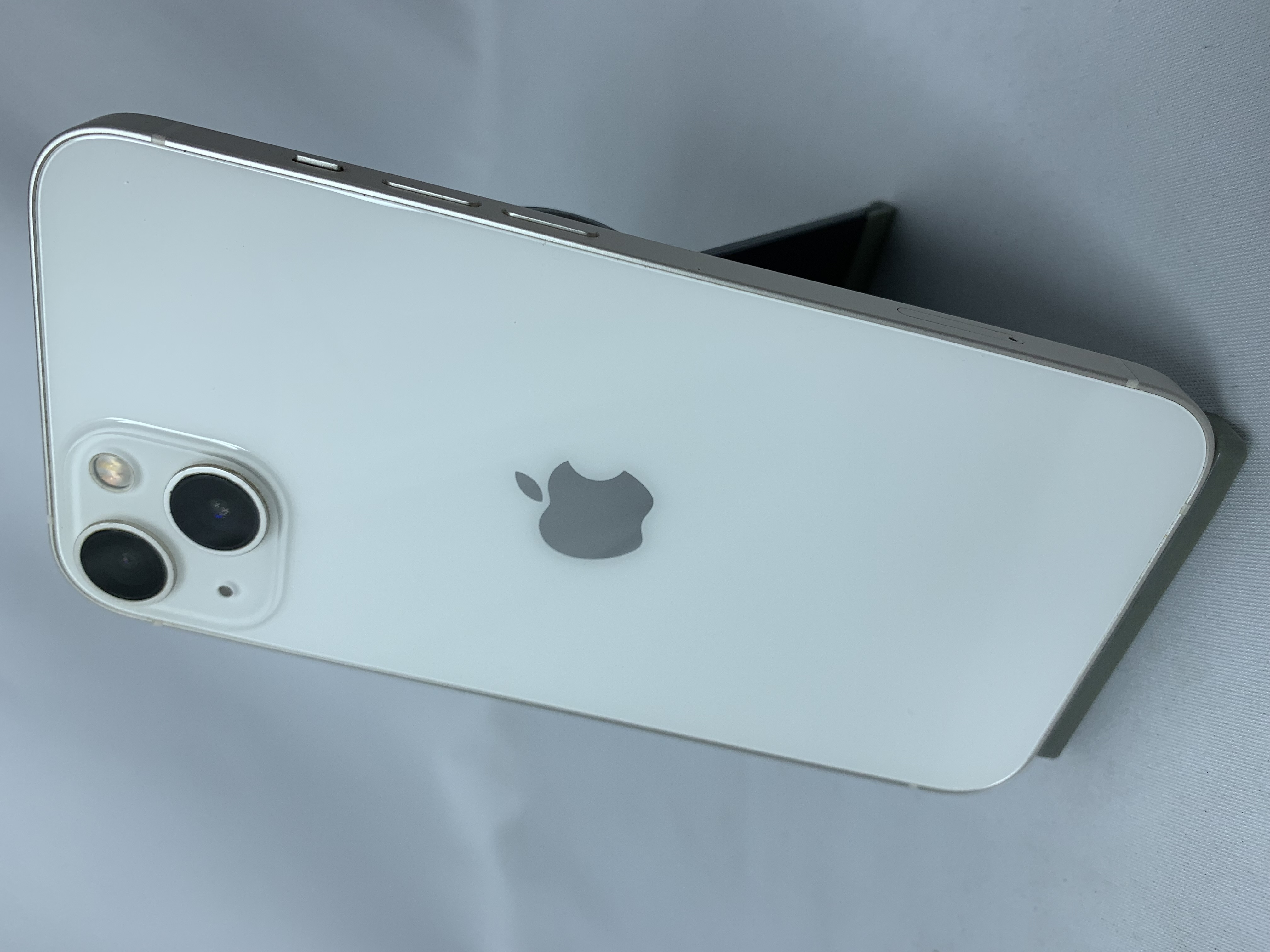 【中古：Bランク】IPHONE13 128GB ｽﾀｰﾗｲﾄ SIMロック解除済み【30日返金保証】【赤ロム保証付き】