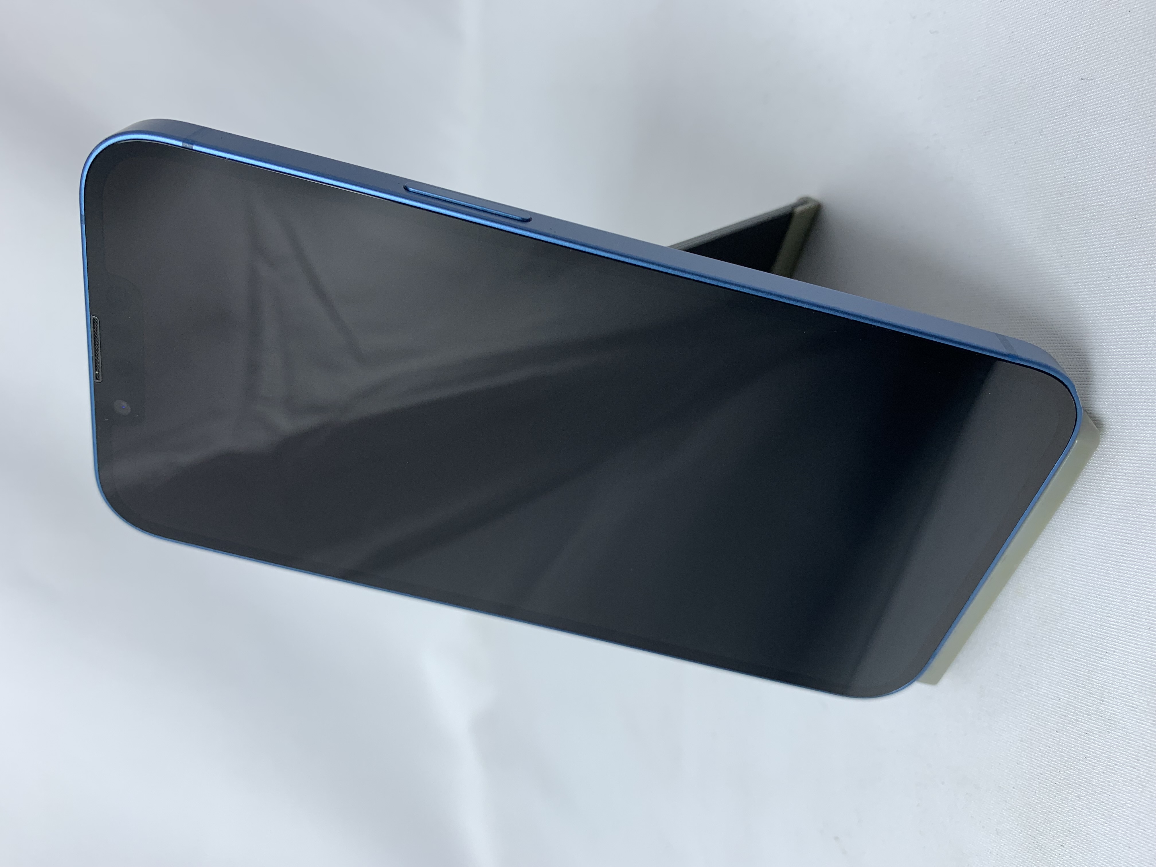 【中古：Bランク】 IPHONE13 128GB ﾌﾞﾙｰsimロック解除済【30日返金保証】【赤ロム保証付き】