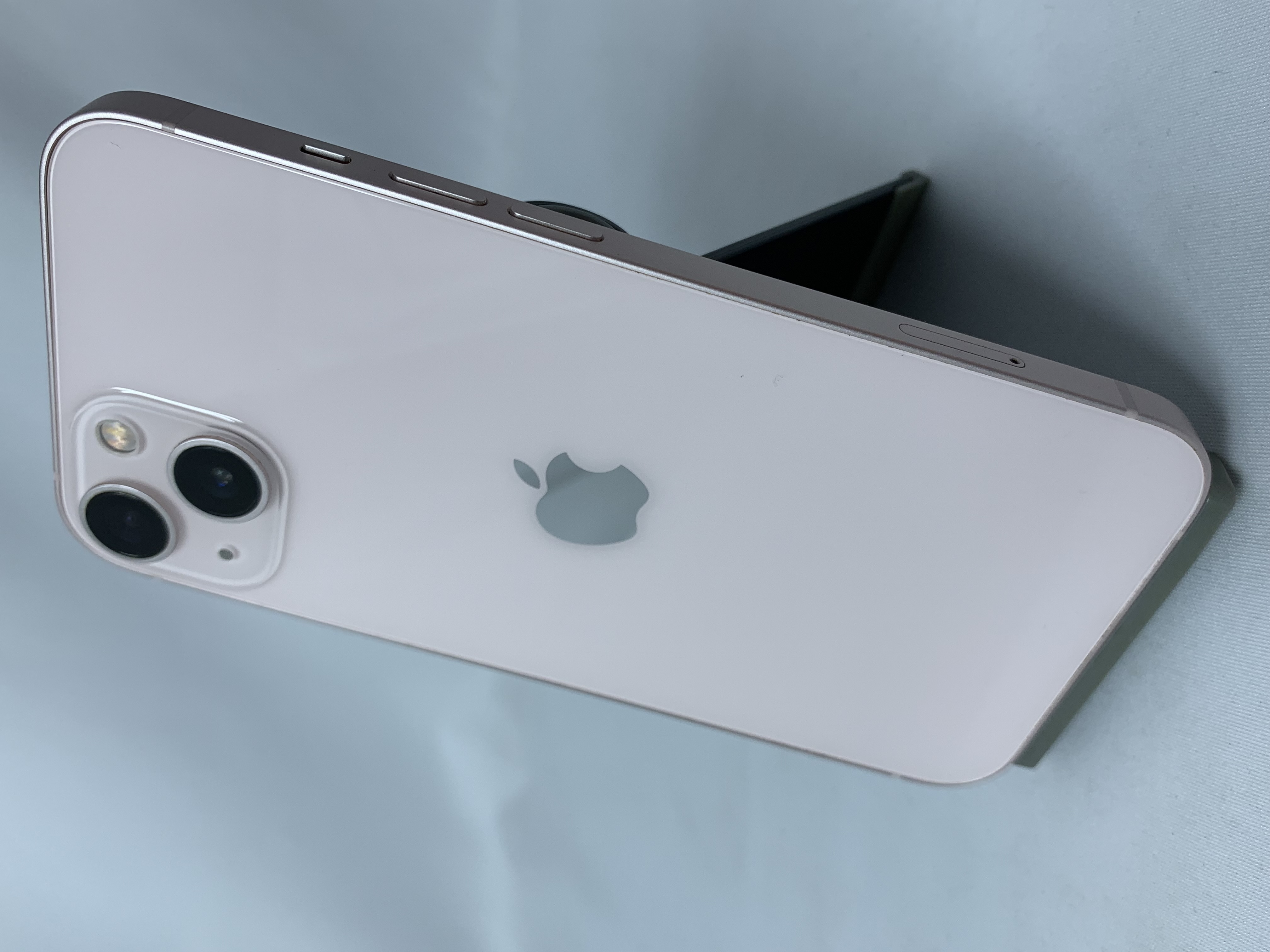 【中古：Bランク】 IPHONE13 128GB ﾋﾟﾝｸ simロック解除済【30日返金保証】【赤ロム保証付き】