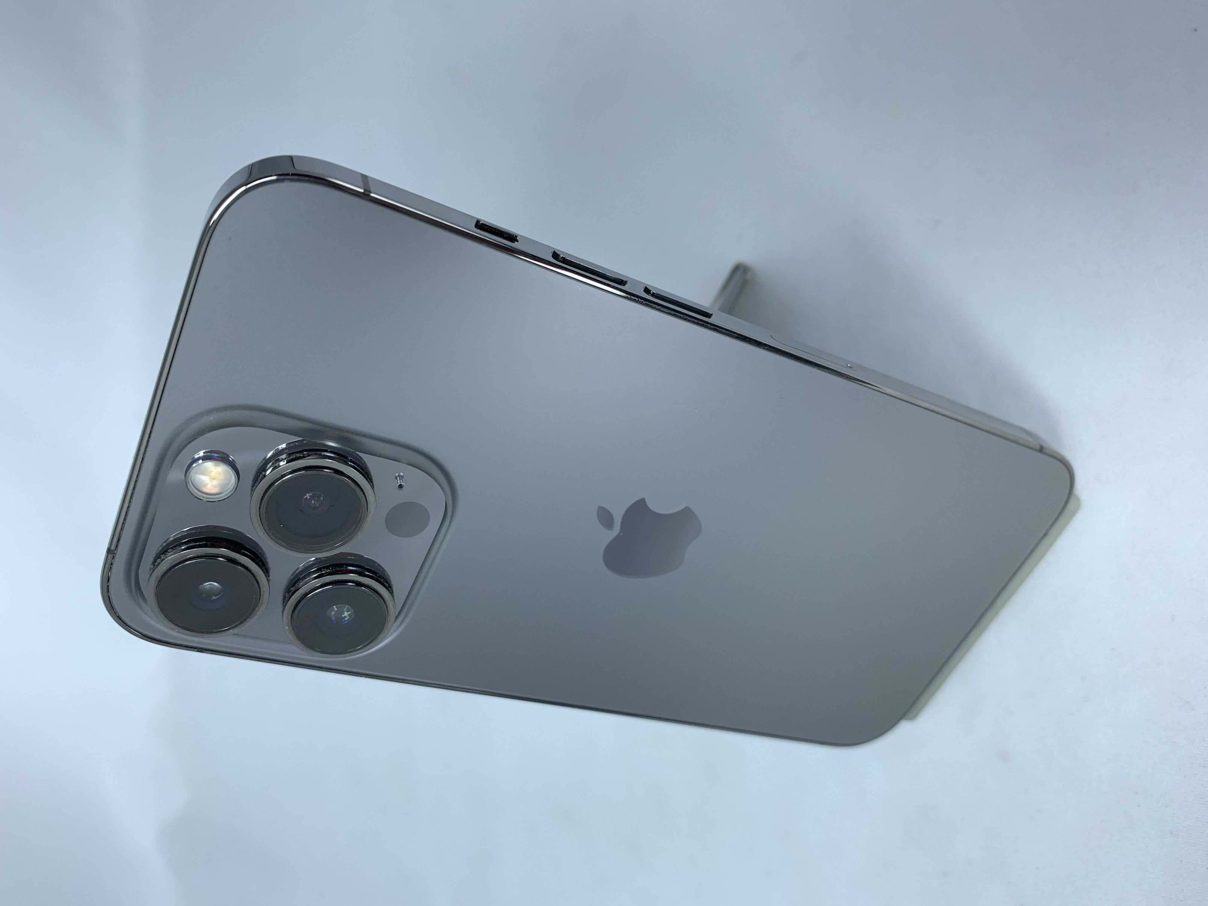 【中古：Bランク】iPhone 13 Pro 256GB グラファイト simロック解除済【30日返金保証】【赤ロム保証付き】