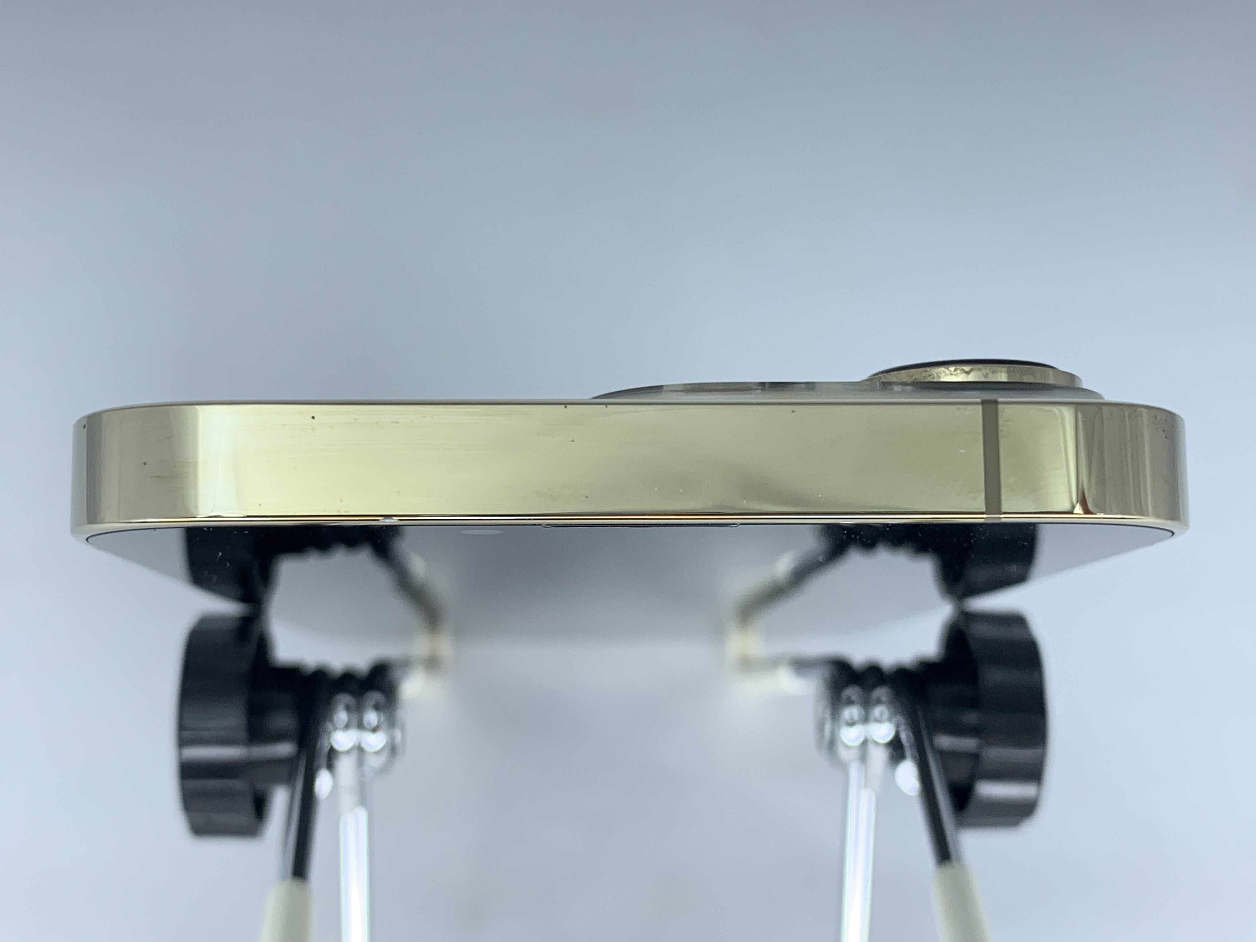 【中古：Cランク】【バッテリー劣化】iPhone 13 Pro 256GB ゴールド simロック解除済【30日返金保証】【赤ロム保証付き】