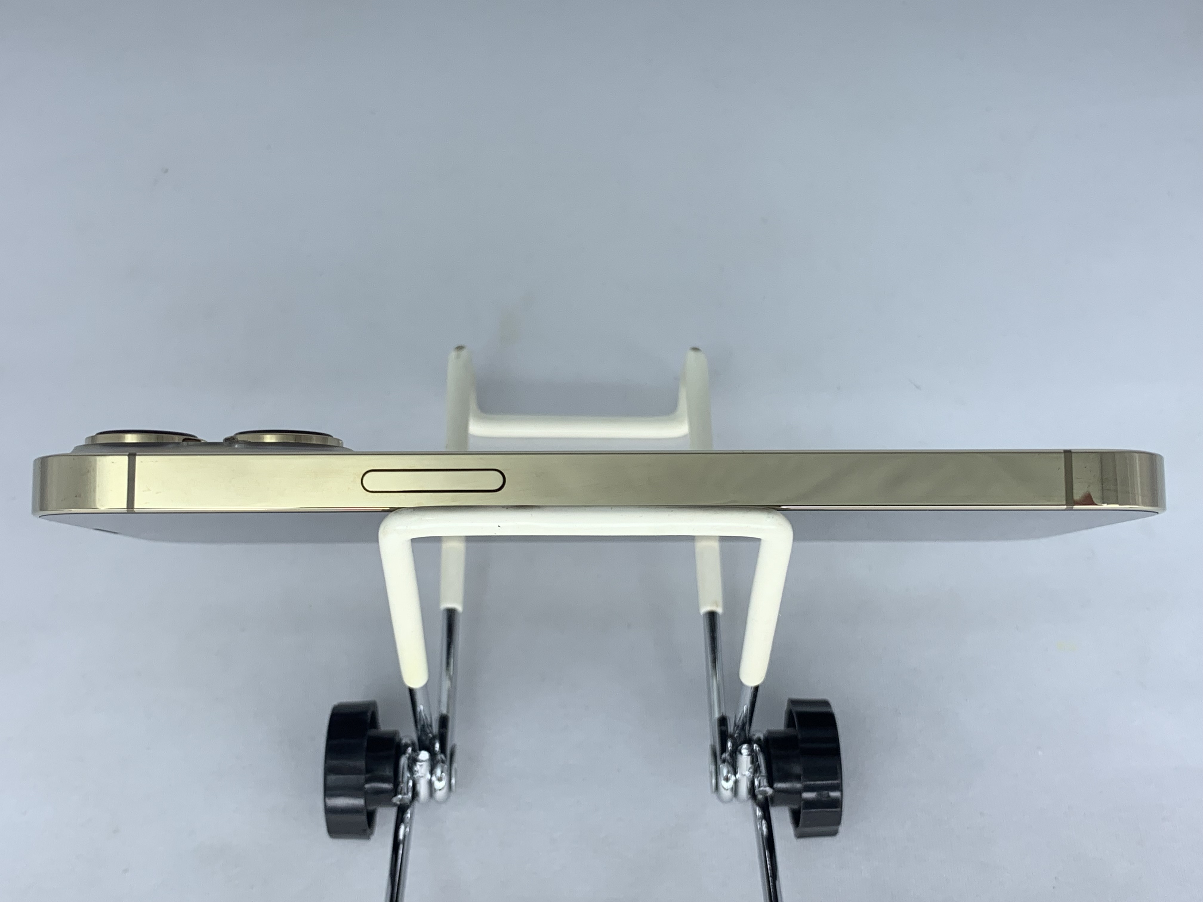 【中古：Cランク】【バッテリー劣化】iPhone 13 Pro 256GB ゴールド simロック解除済【30日返金保証】【赤ロム保証付き】