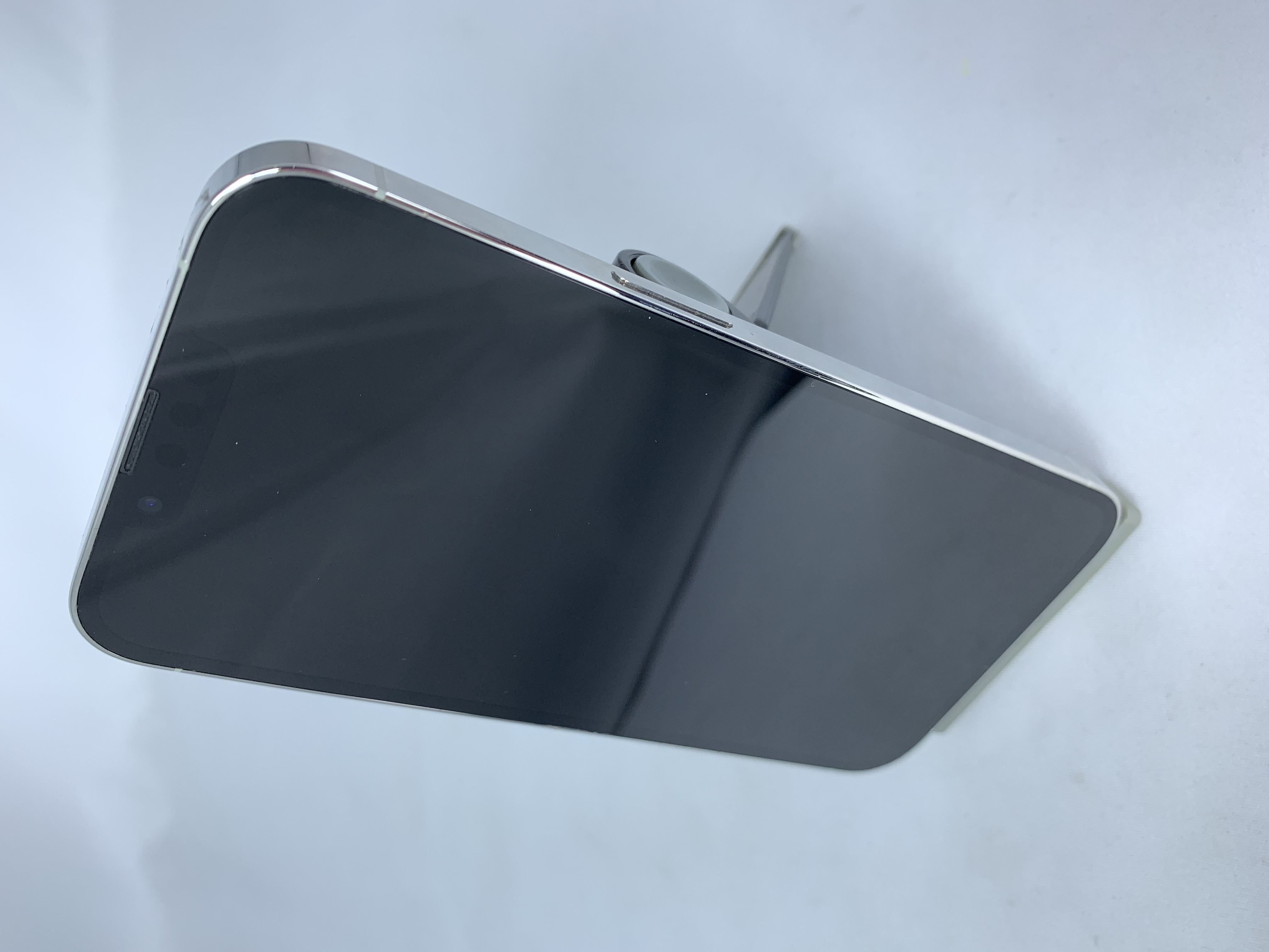 【中古：Bランク】iPhone 13 Pro 256GB シルバー simロック解除済【30日返金保証】【赤ロム保証付き】