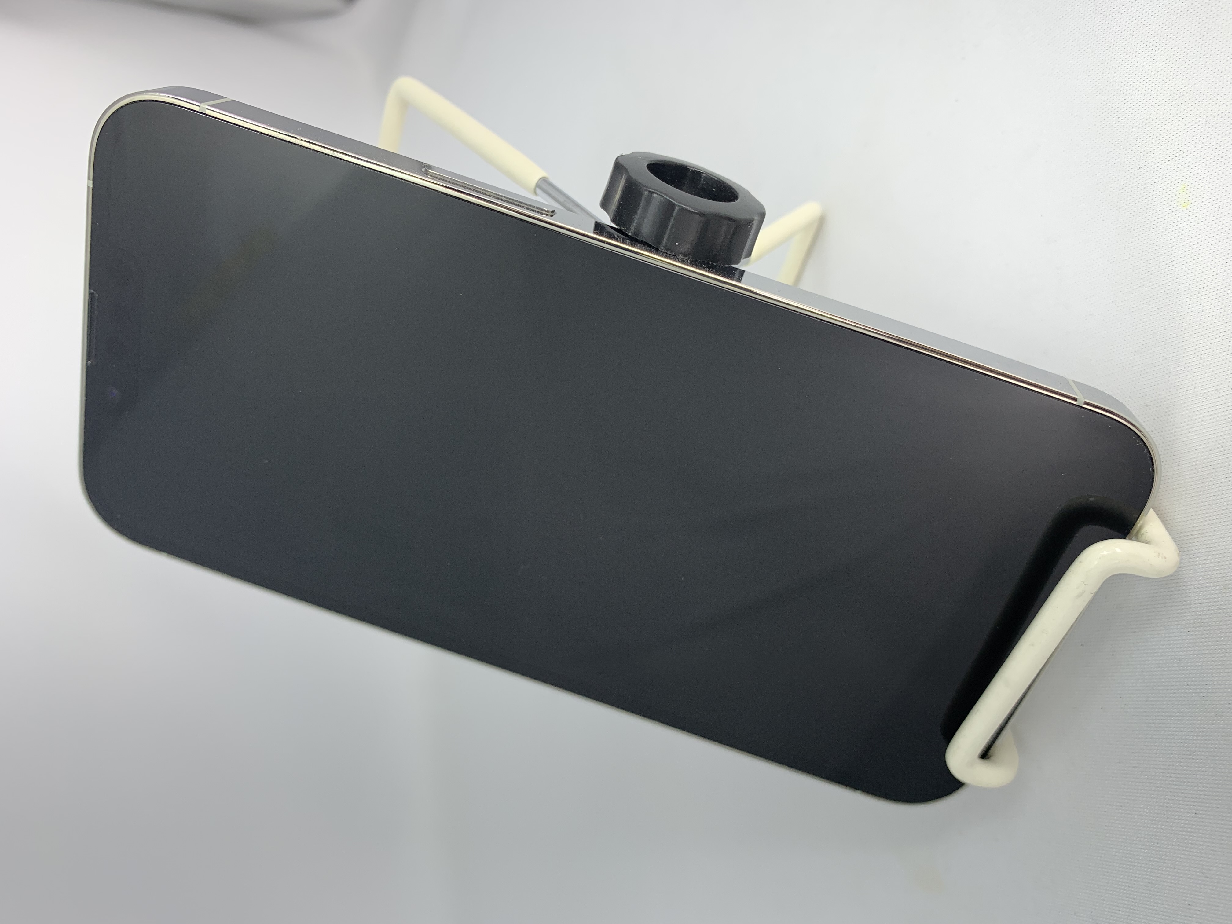 【中古：Cランク】【バッテリー劣化】iPhone 13 Pro 256GB シルバー simロック解除済【30日返金保証】【赤ロム保証付き】