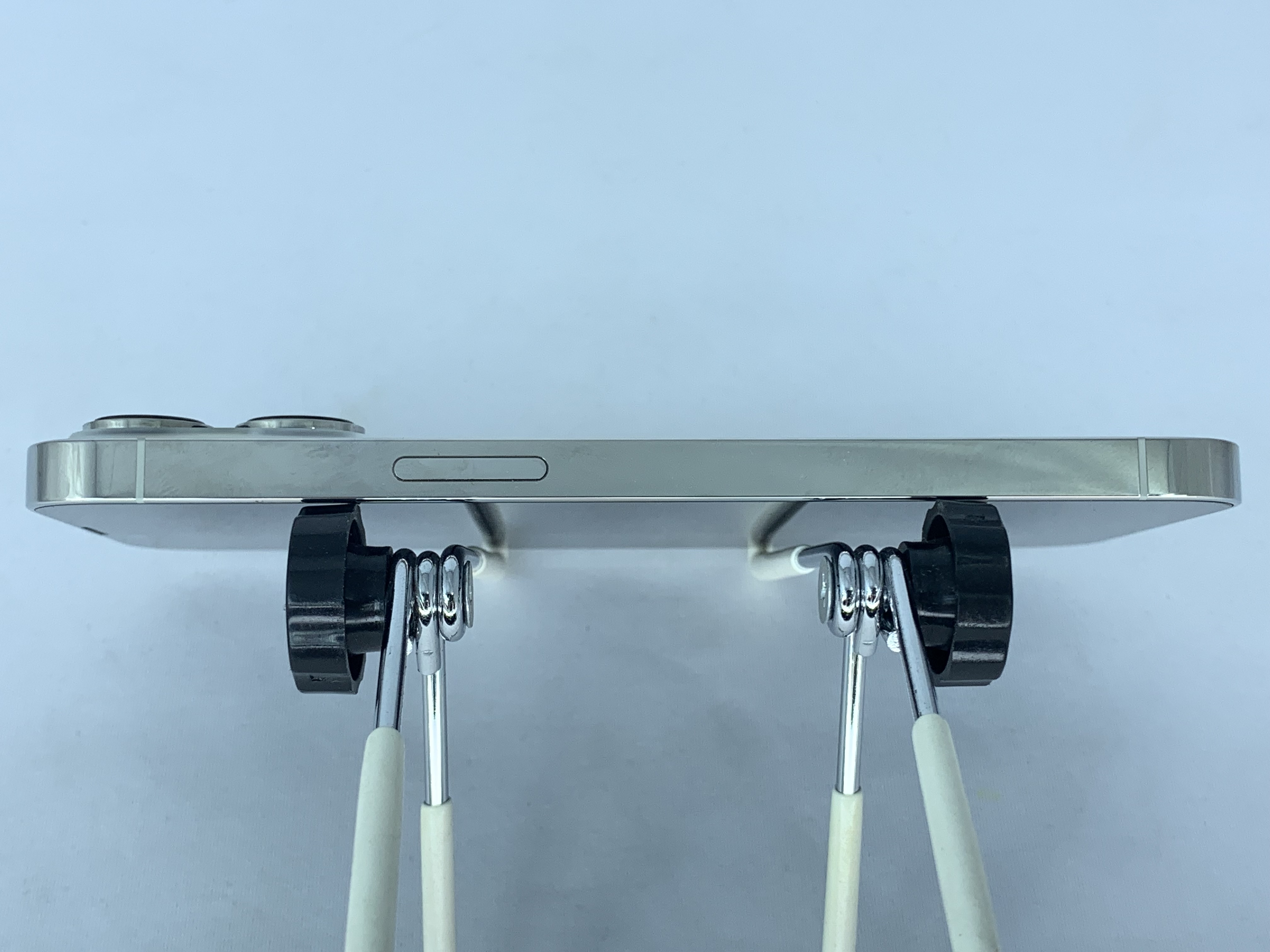 【中古：Cランク】【バッテリー劣化】iPhone 13 Pro 256GB シルバー simロック解除済【30日返金保証】【赤ロム保証付き】