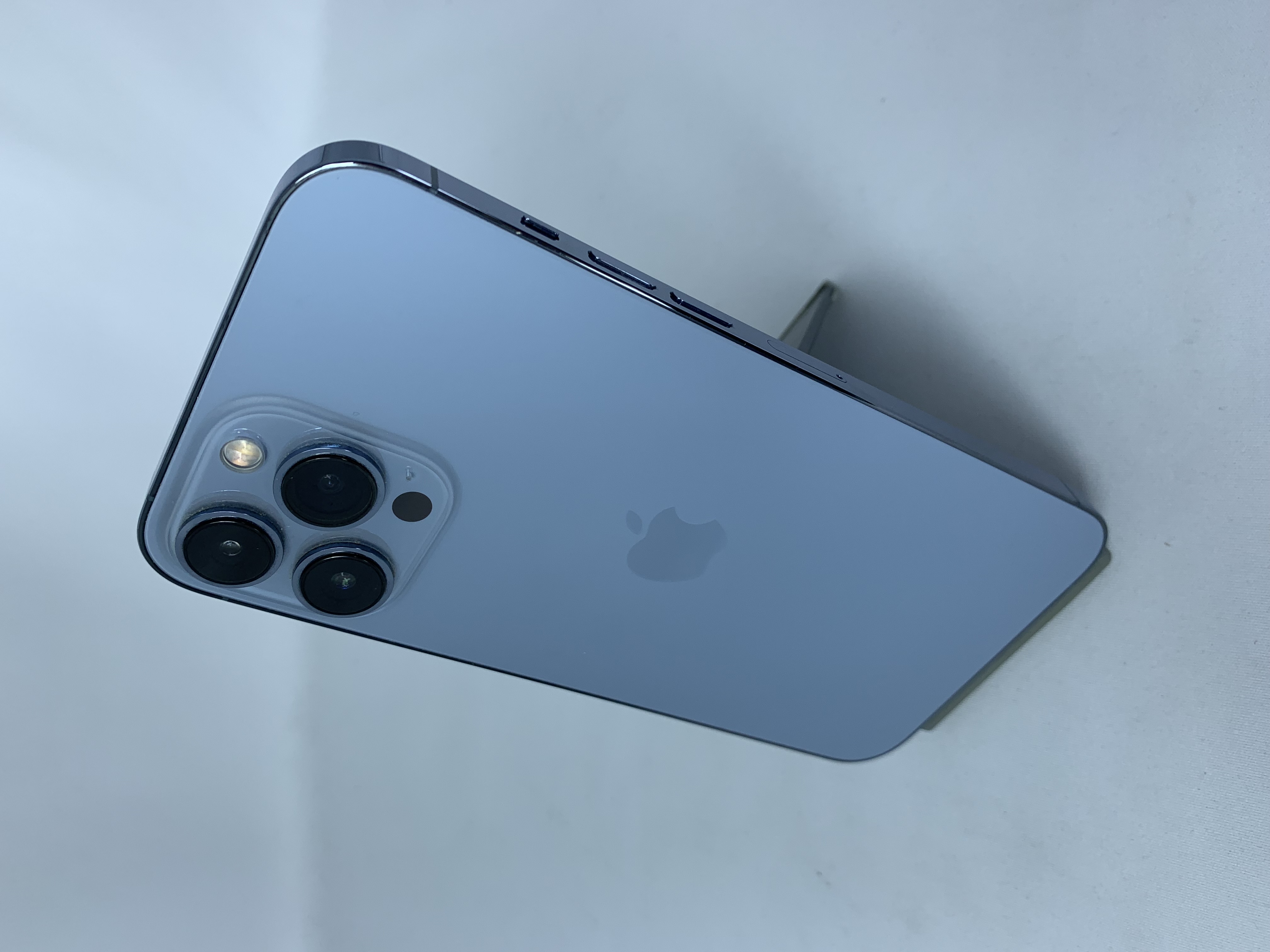 【中古：Bランク】iPhone 13 ProMax 128GB シエラブルー simロック解除済【30日返金保証】【赤ロム保証付き】