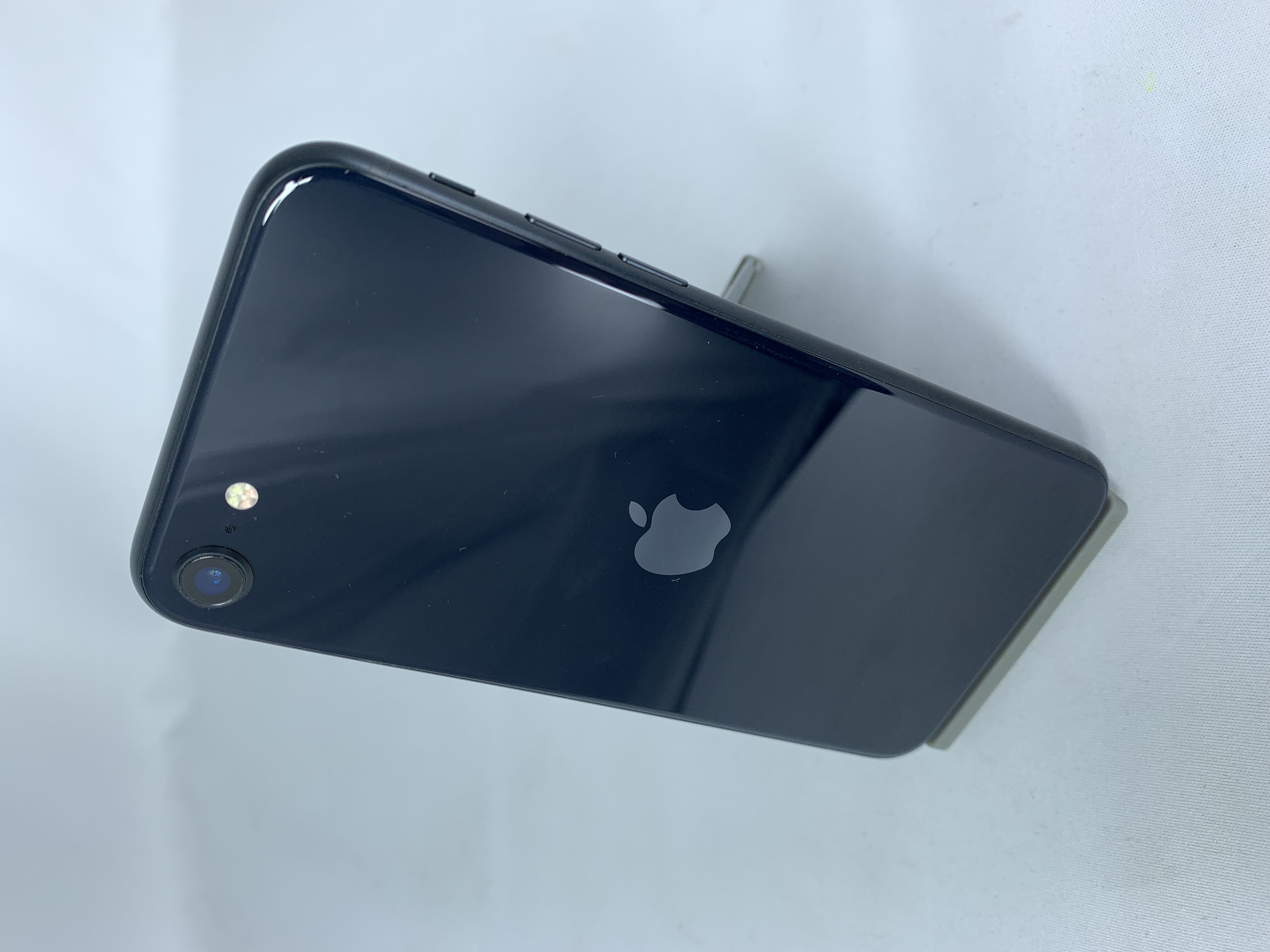 【中古：Bランク】iPhone SE(2022) 128GB ミッドナイト simロック解除済【30日返金保証】【赤ロム保証付き】