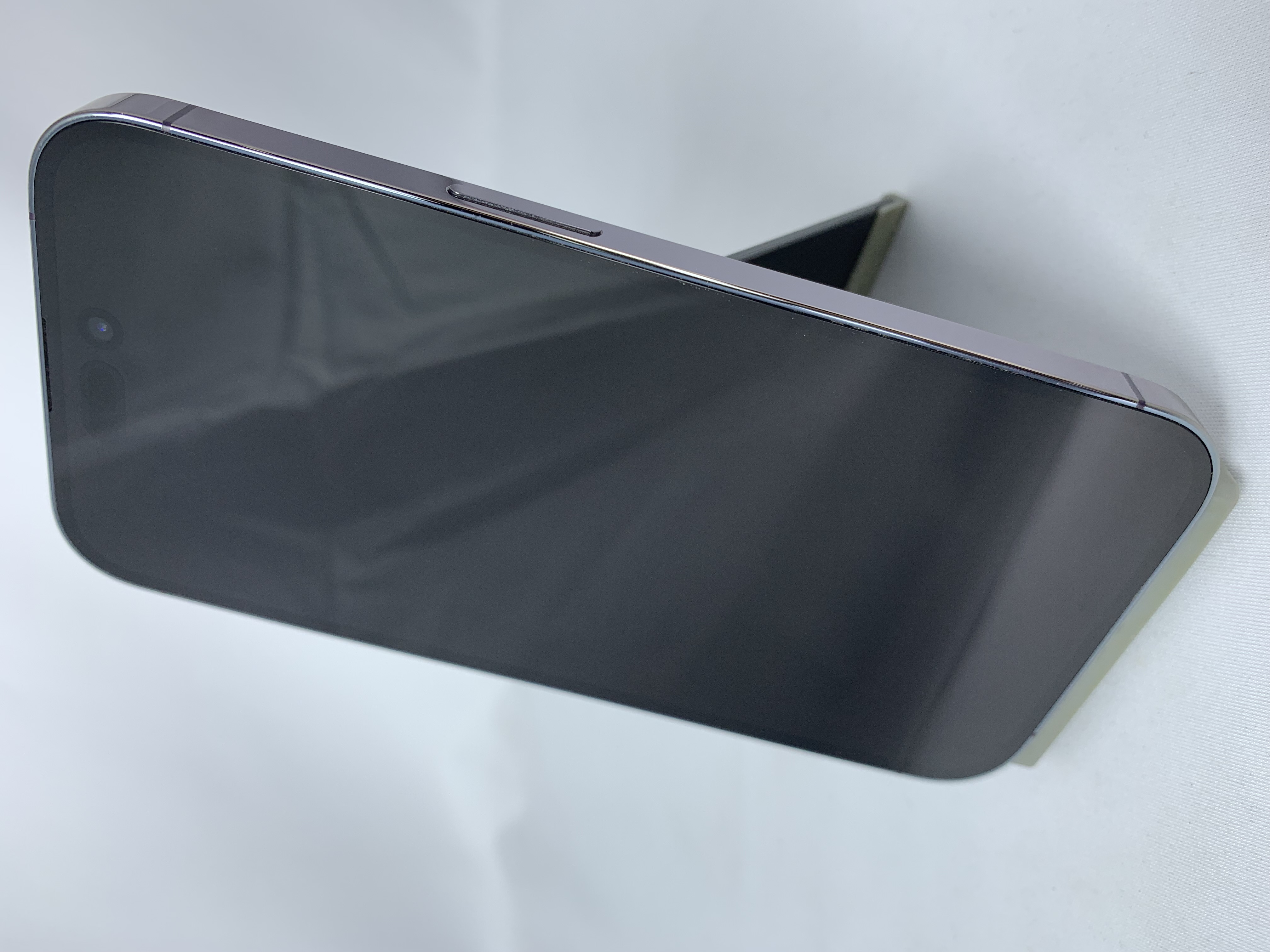 【中古：Bランク】iPhone 14 Pro 256GB ディープパープル simロック解除済【30日返金保証】【赤ロム保証付き】