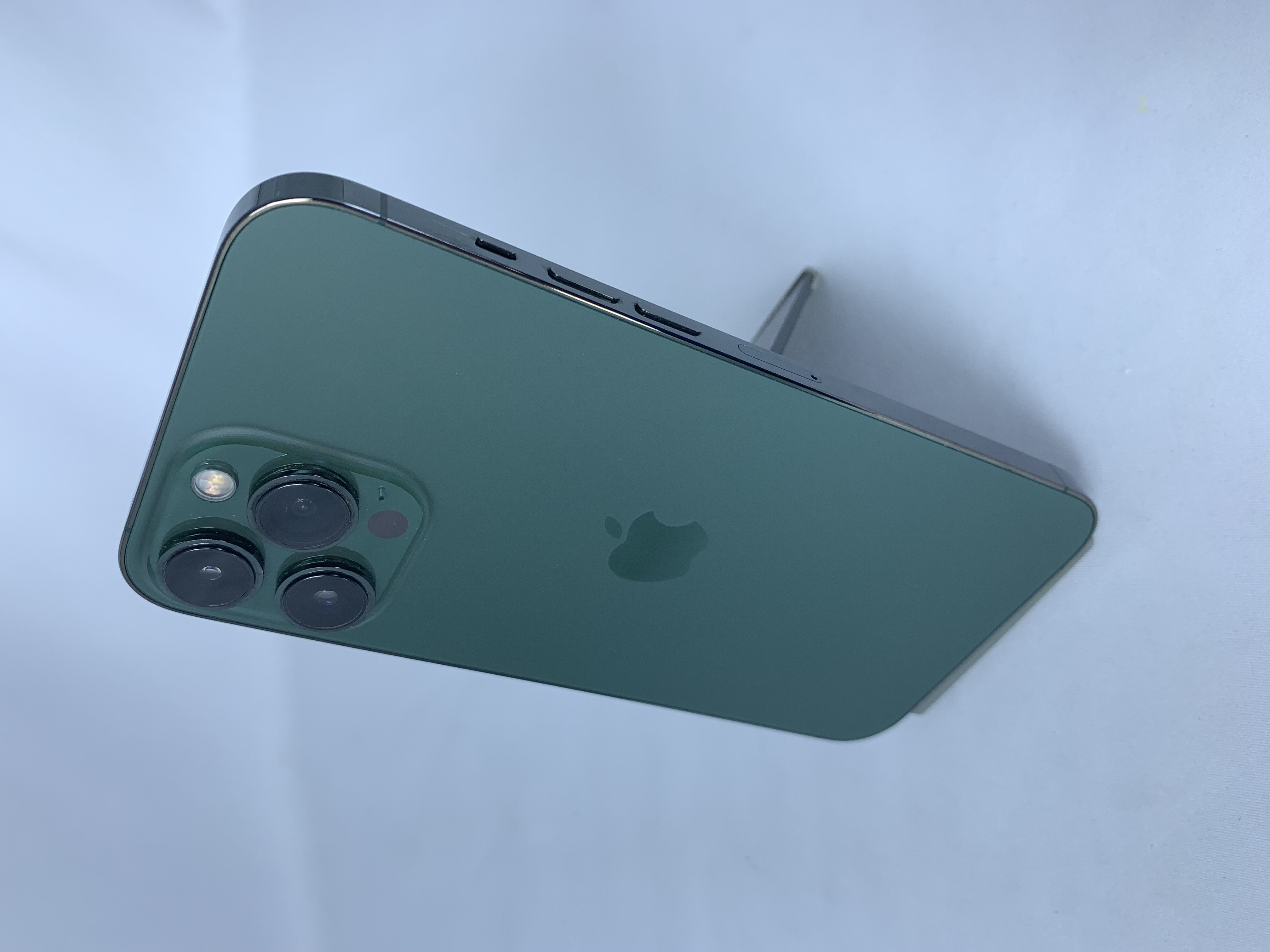 【中古：Bランク】iPhone 13 ProMax 128GB アルパイングリーン simロック解除済【30日返金保証】【赤ロム保証付き】